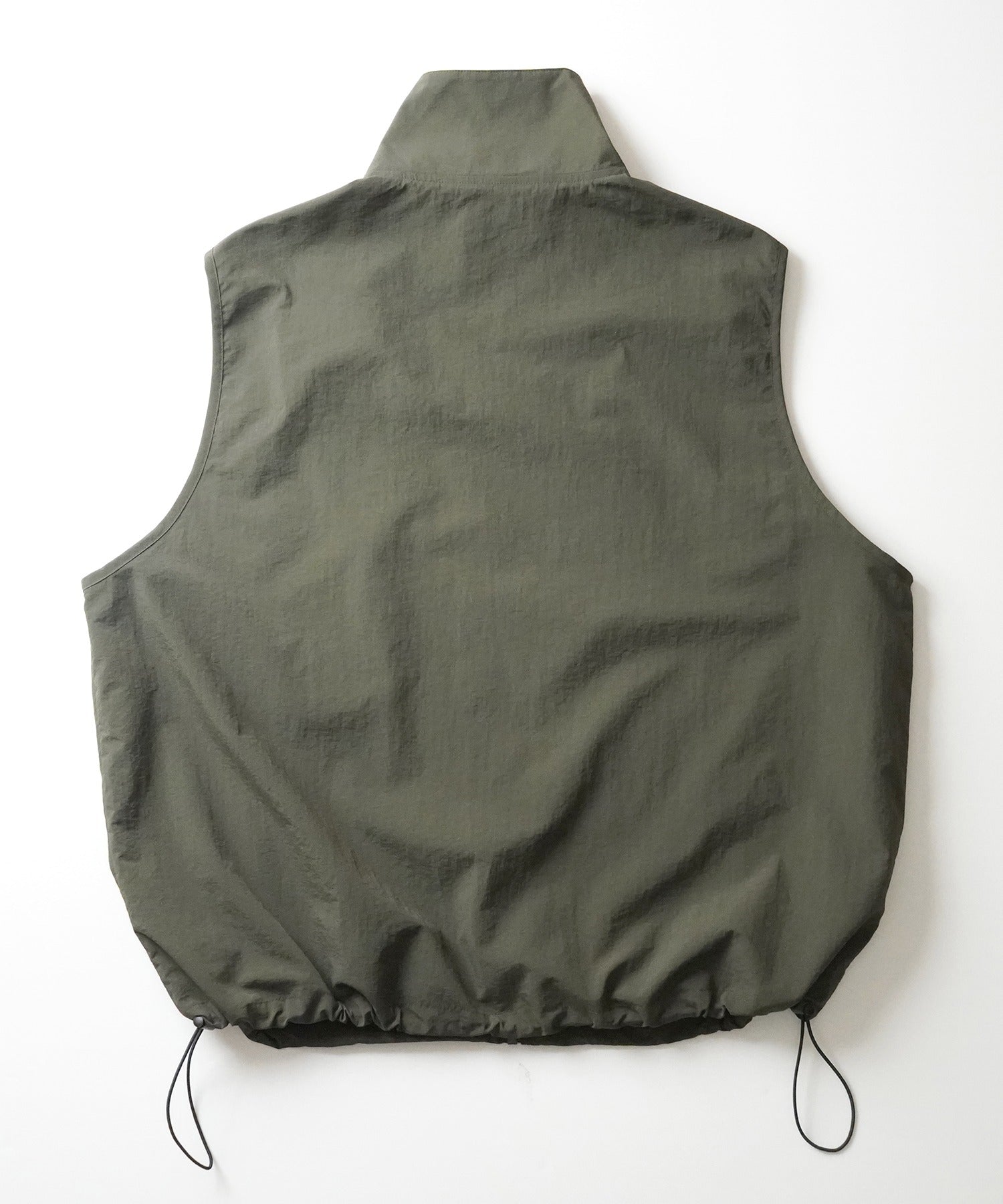 【Labordi】ビッグシルエット ワンポイント刺繍 ドロスト付キ フルジップナイロンベスト