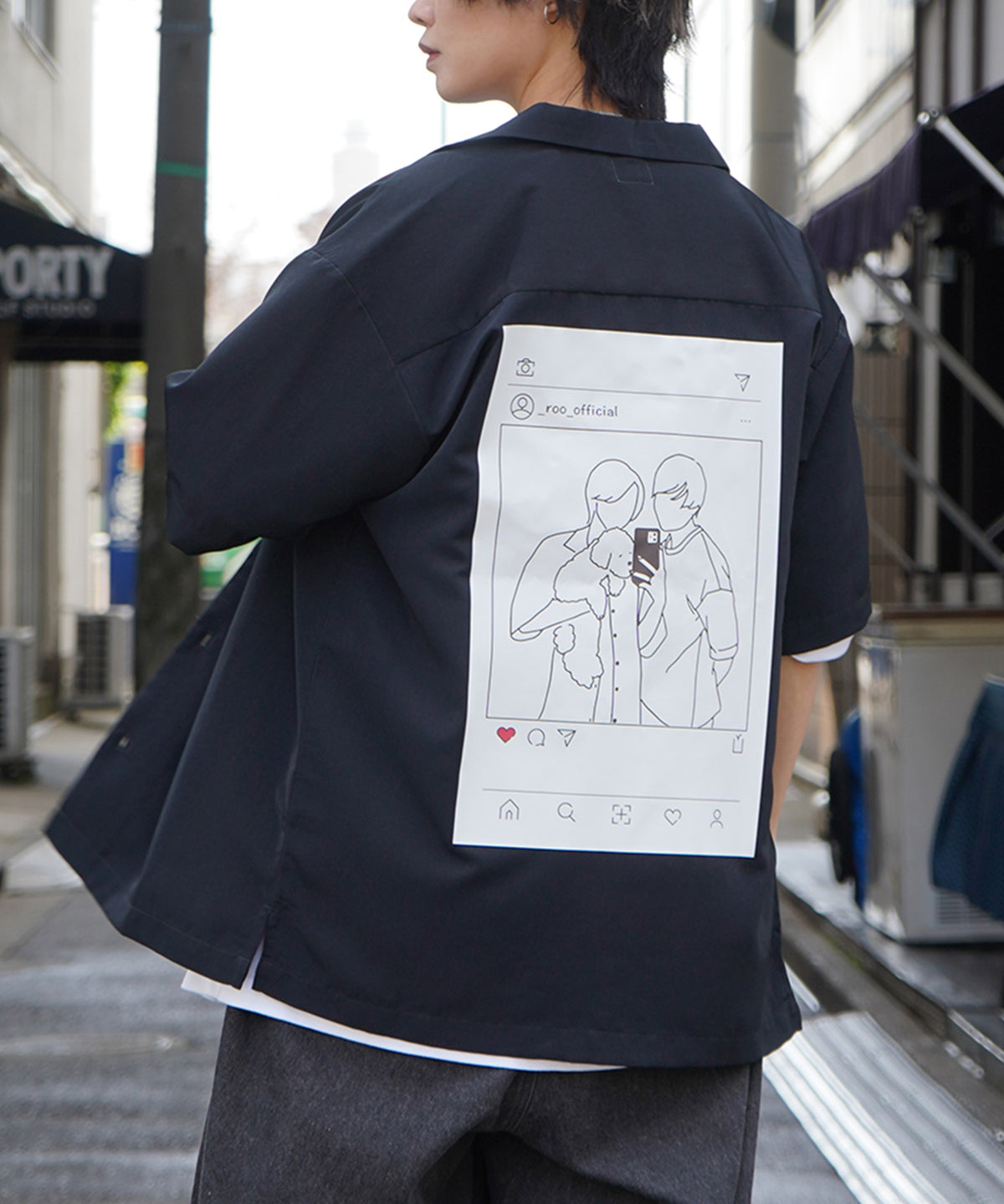 【Roo / ルー】カップルフォト バックプリントオープンカラーシャツ