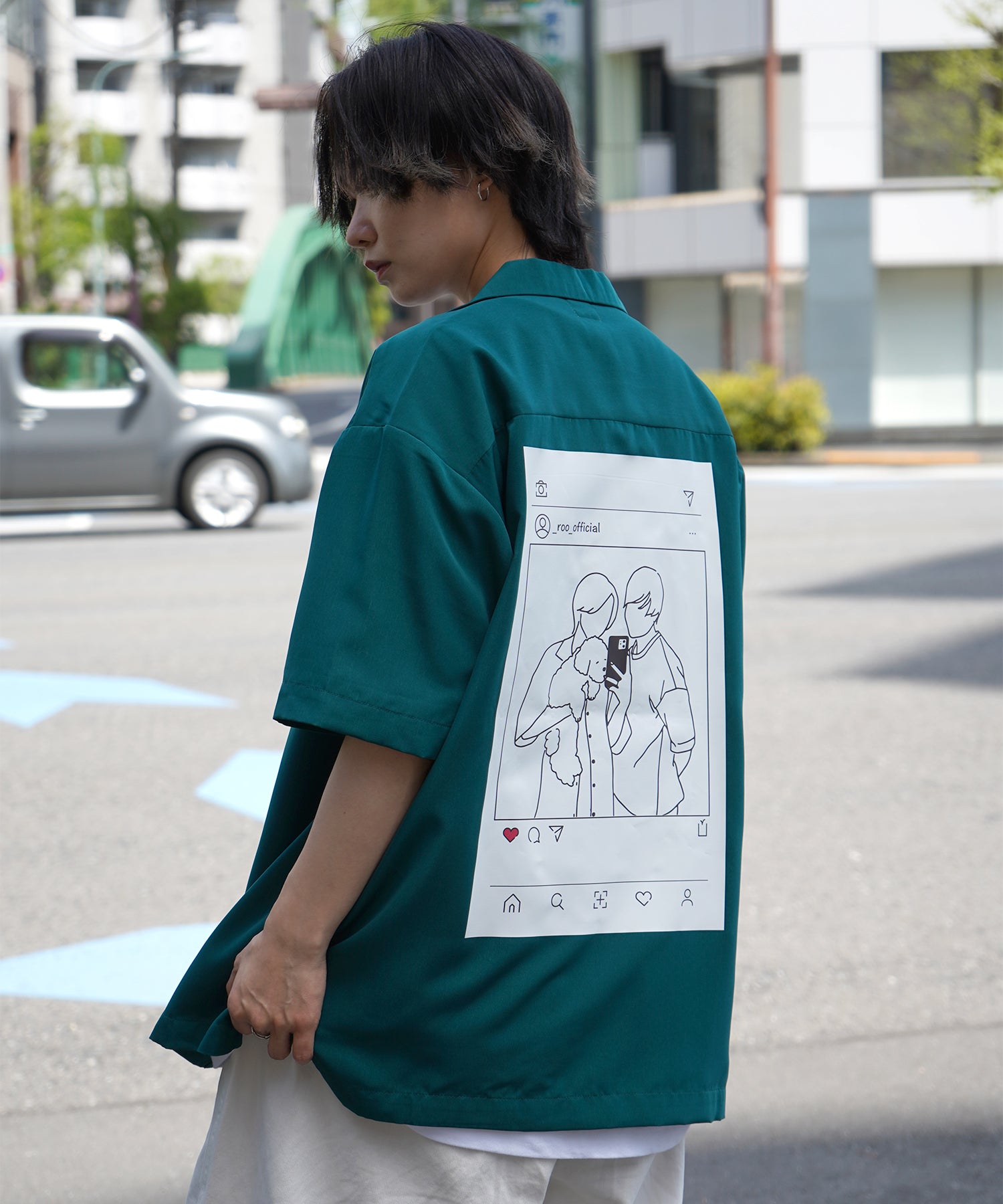 【Roo / ルー】カップルフォト バックプリントオープンカラーシャツ