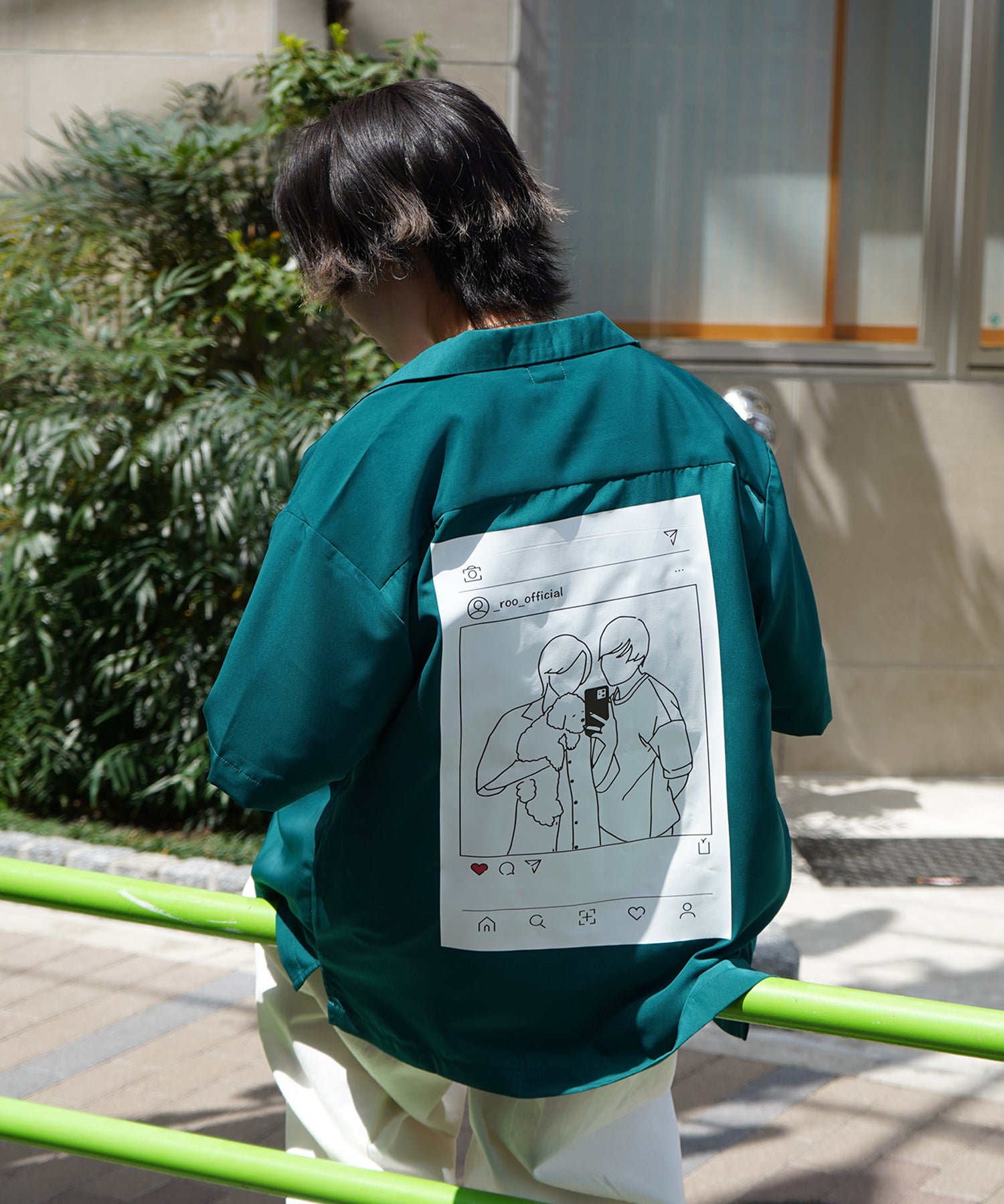 【Roo / ルー】カップルフォト バックプリントオープンカラーシャツ
