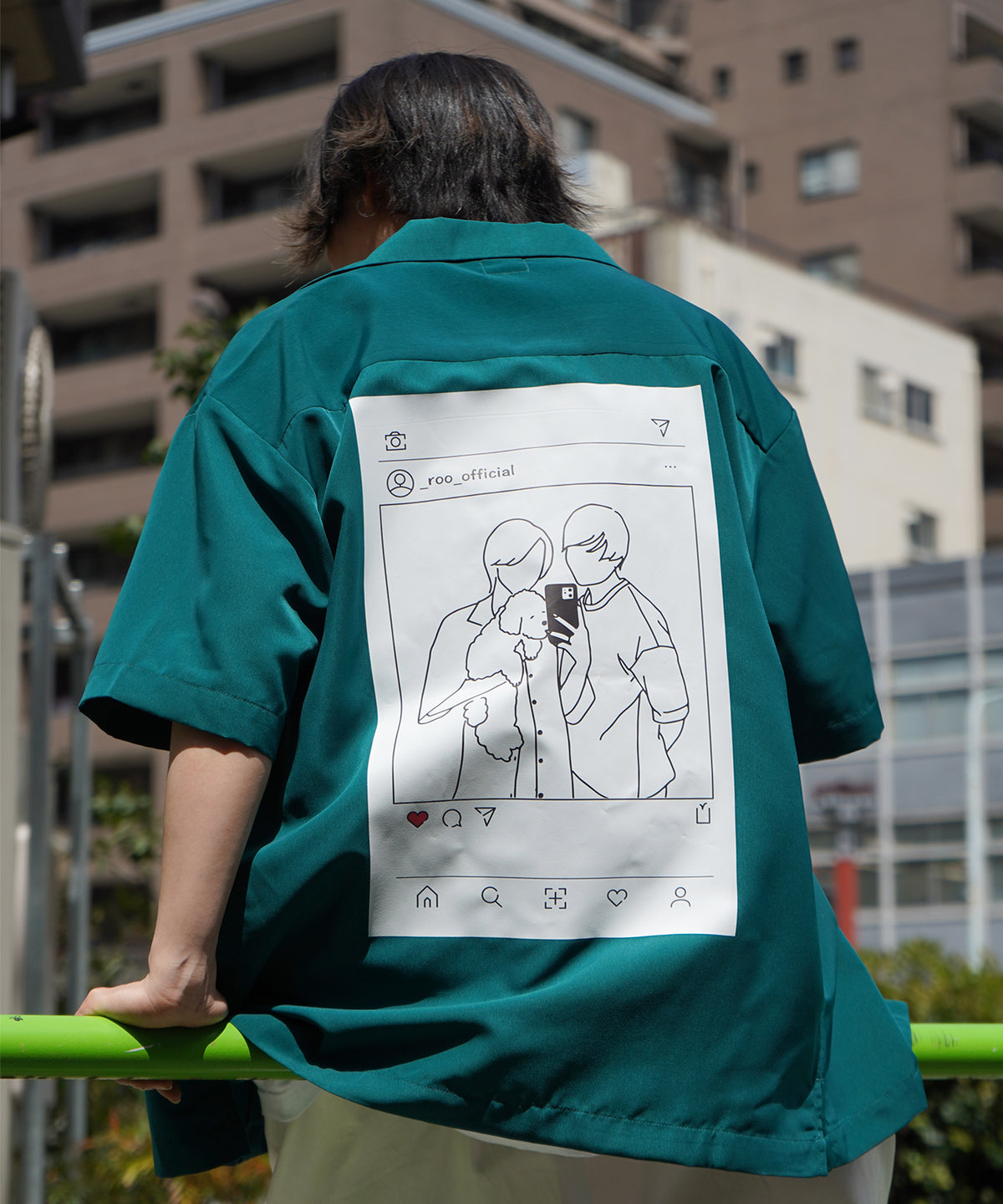 【Roo / ルー】カップルフォト バックプリントオープンカラーシャツ