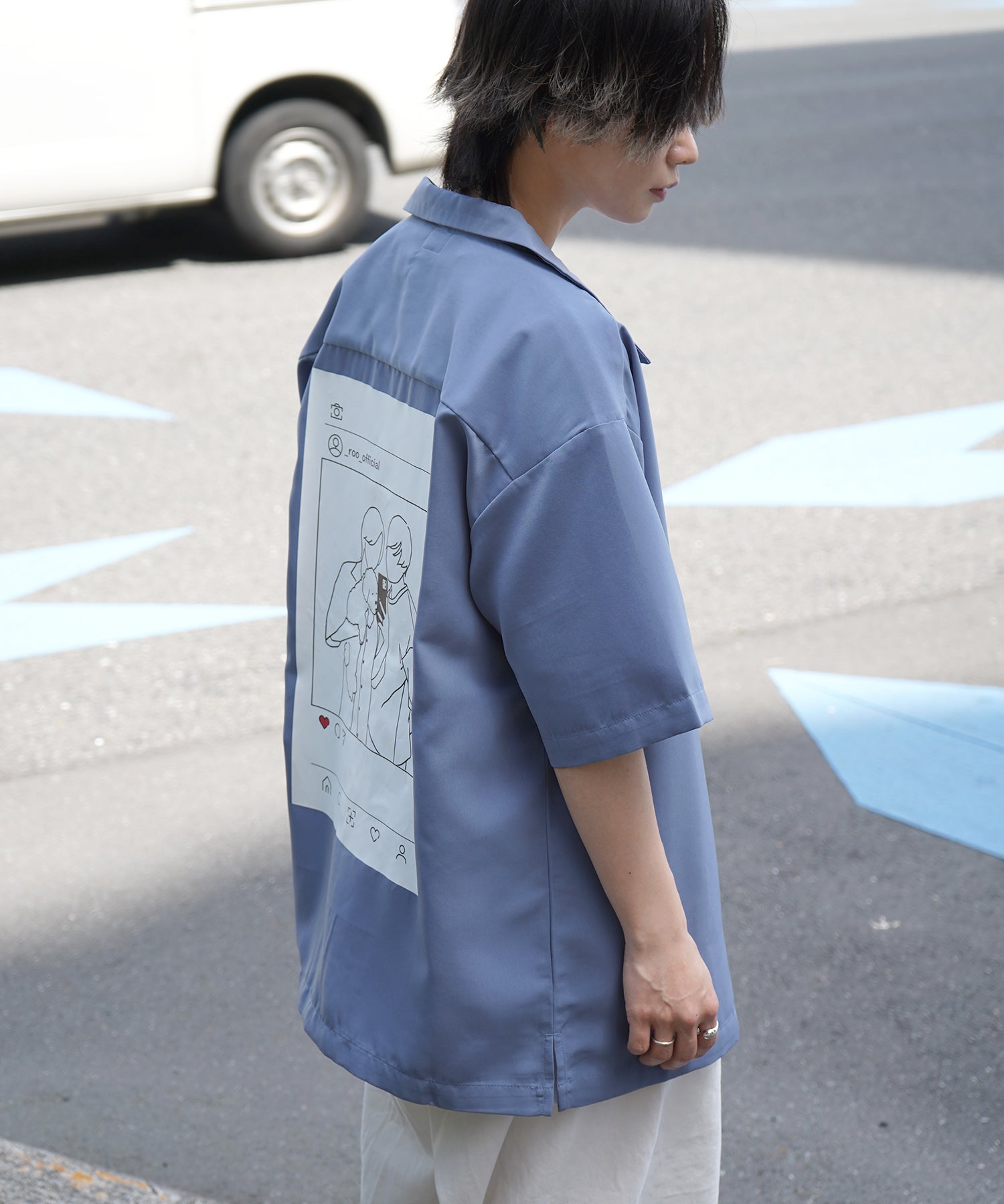【Roo / ルー】カップルフォト バックプリントオープンカラーシャツ