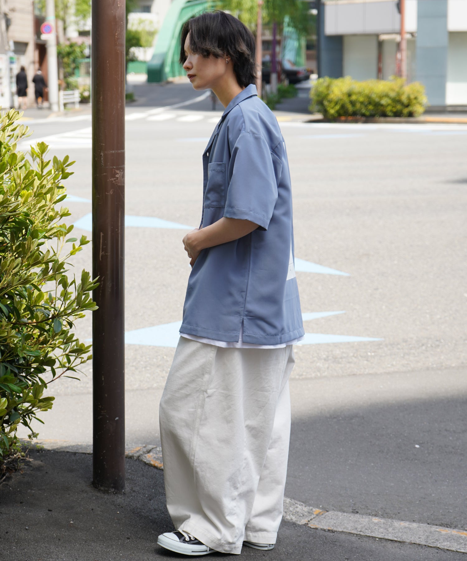 【Roo / ルー】カップルフォト バックプリントオープンカラーシャツ