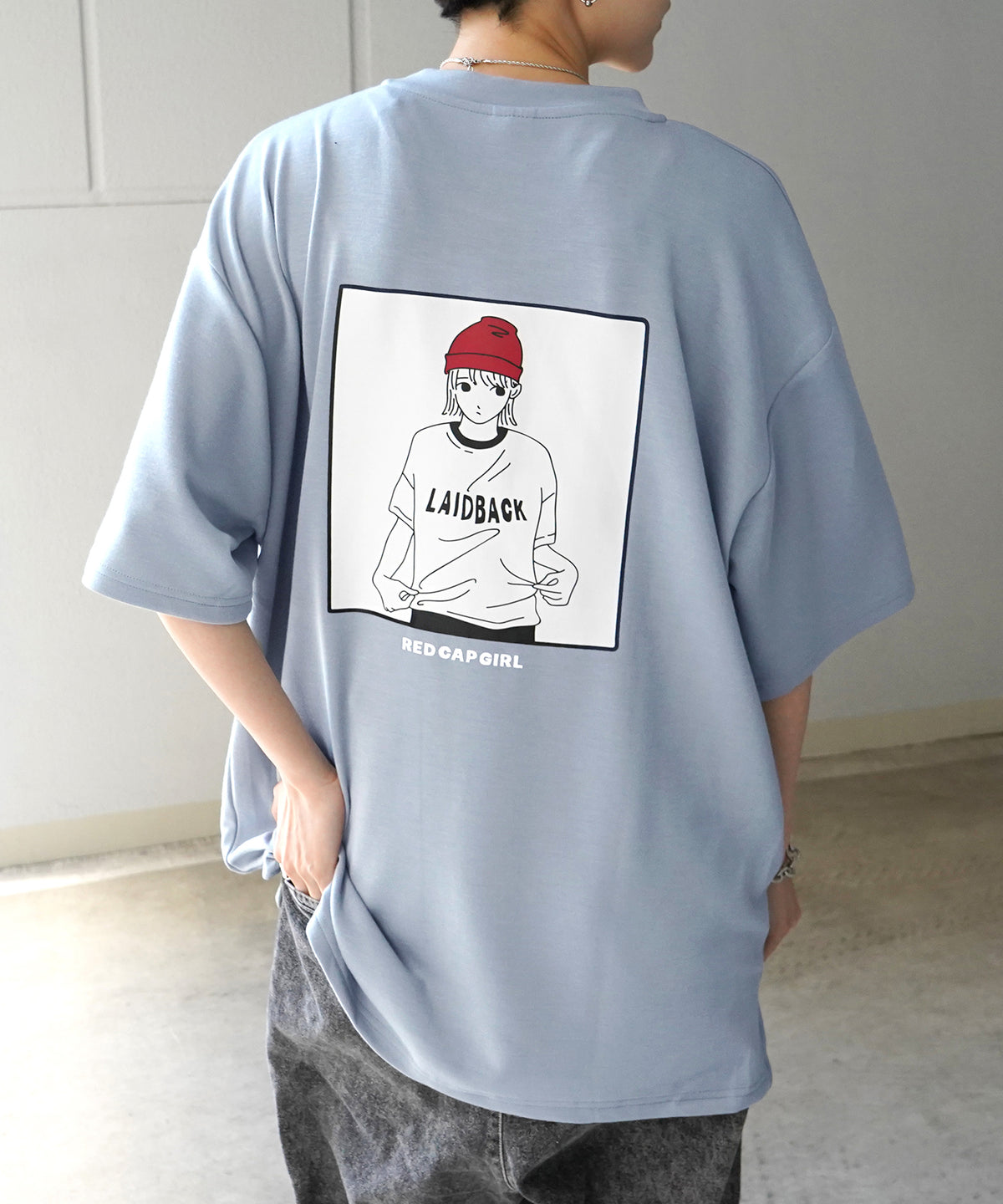 【RED CAP GIRL】 バックイラスト ワンポイント刺繍 ドレープとろみ ポンチ ビッグシルエットプリントTシャツ 25SS