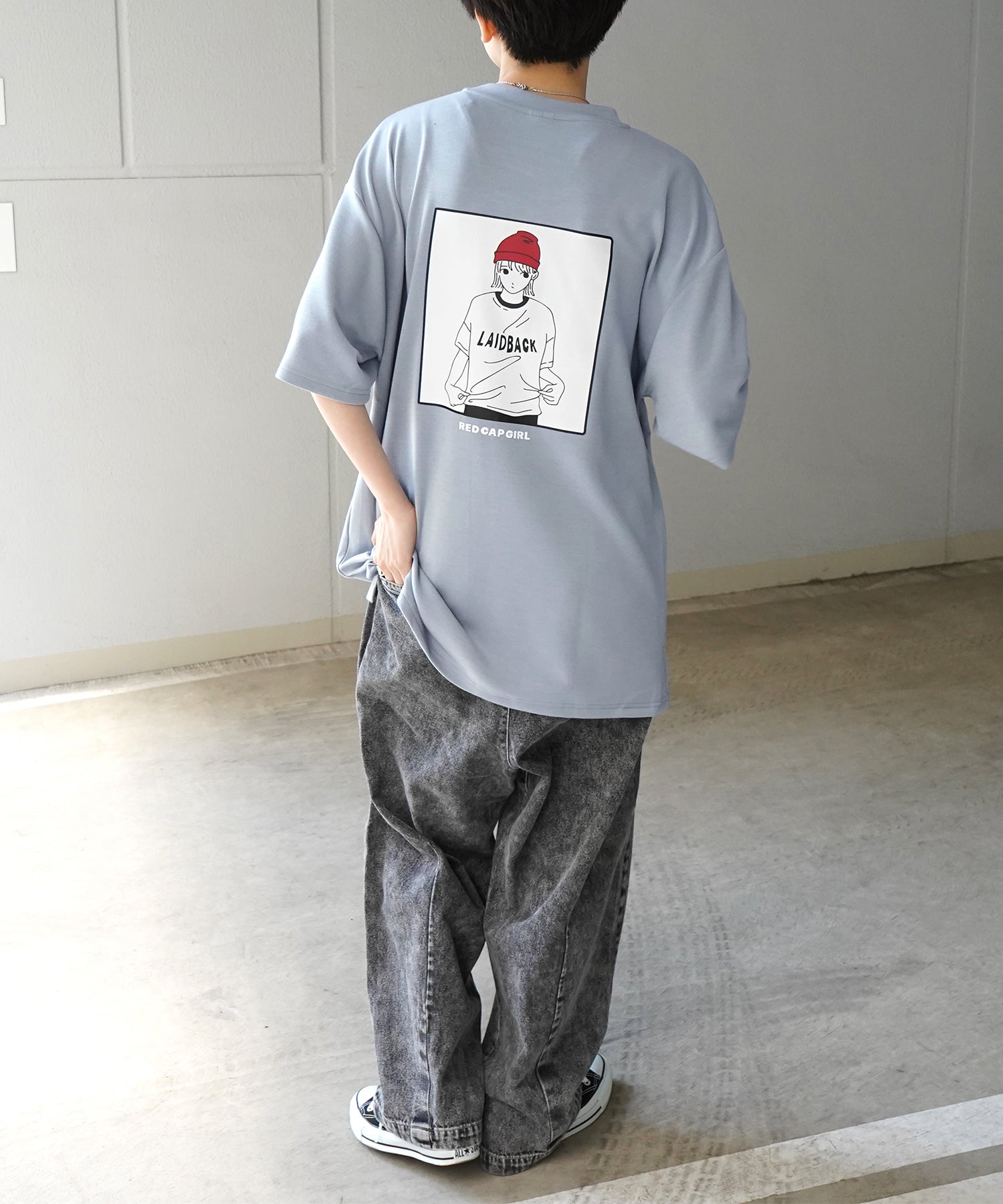 【RED CAP GIRL】 バックイラスト ワンポイント刺繍 ドレープとろみ ポンチ ビッグシルエットプリントTシャツ 25SS