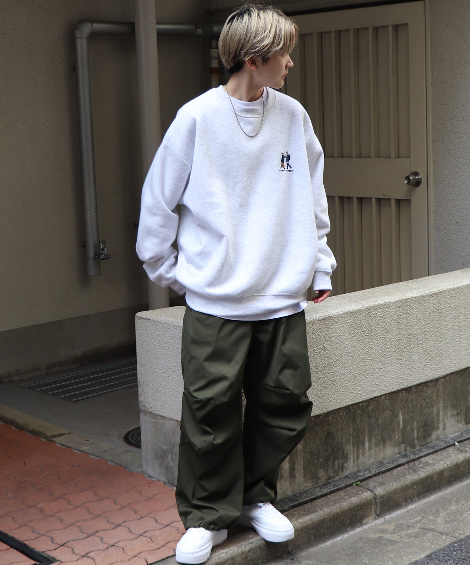 ウォーキング刺繡A ワンポイント刺繍ロゴ ビッグシルエット プルオーバースウェット