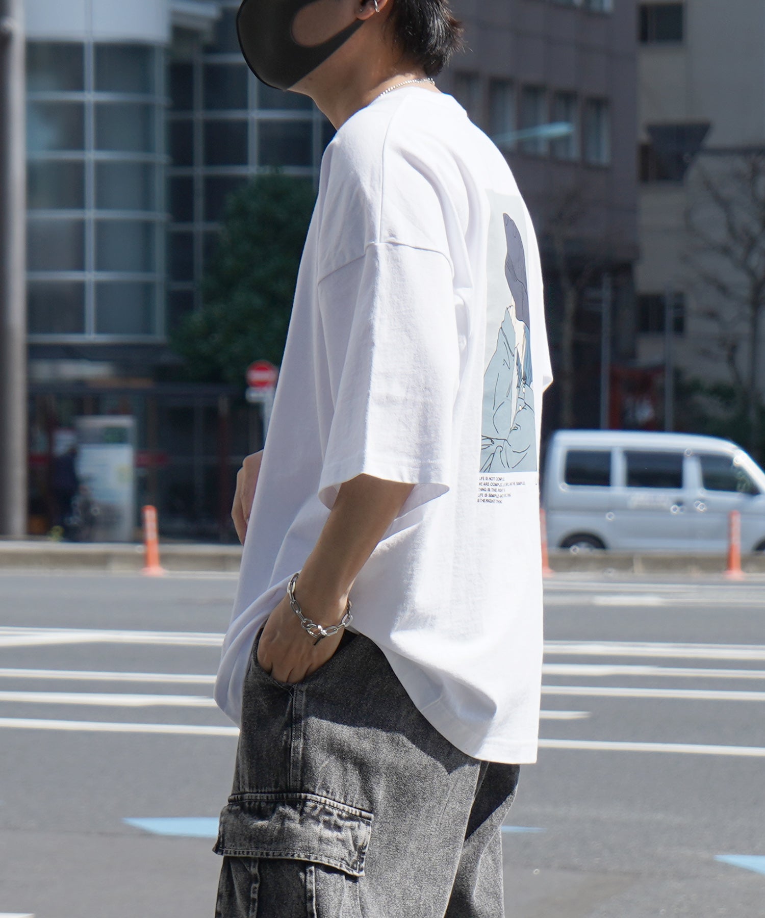 バケットガール イラストバックプリント / ワンポイント刺繍 ビッグシルエット半袖Tシャツ