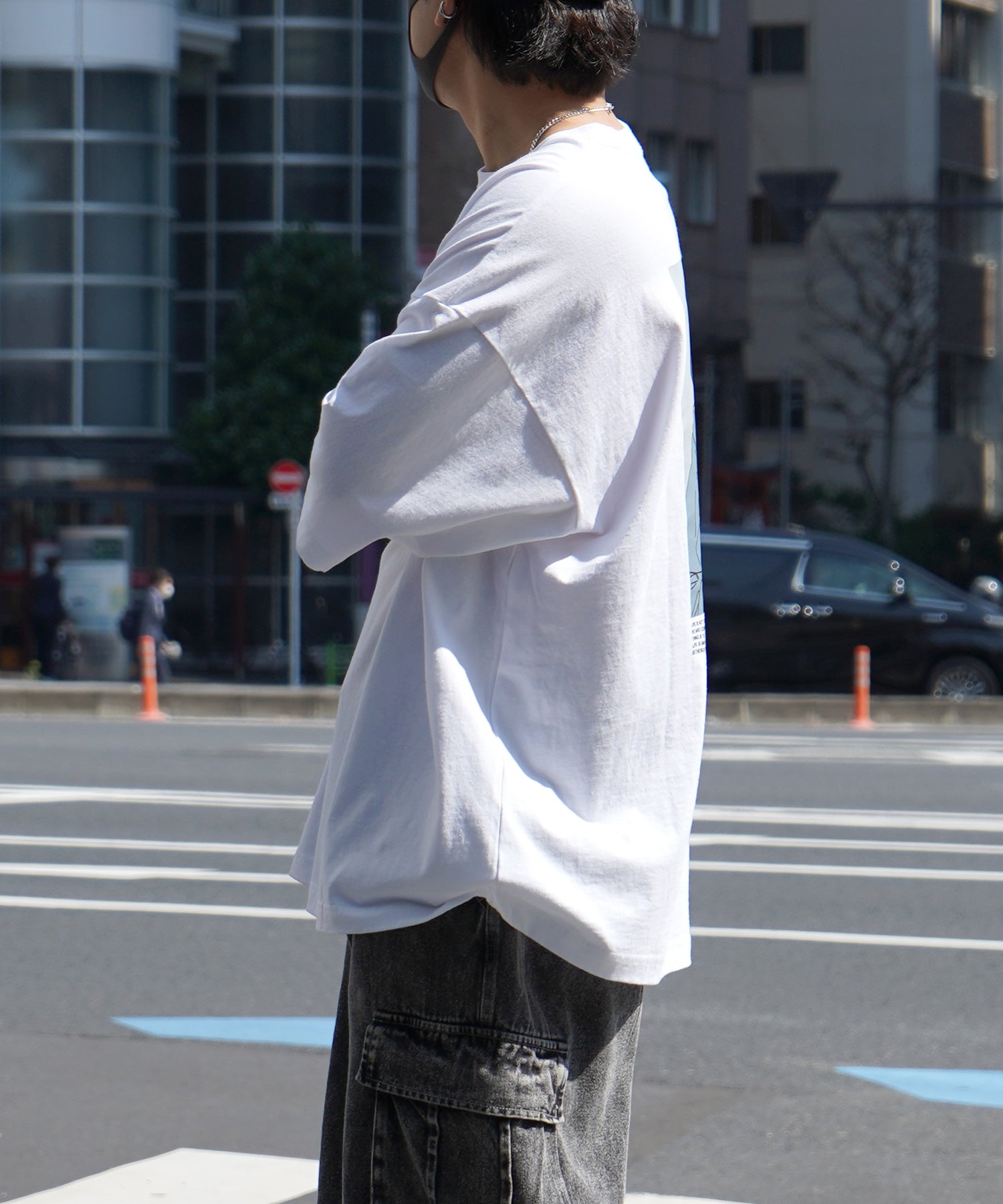 バケットガール イラストバックプリント / ワンポイント刺繍 ビッグシルエット半袖Tシャツ