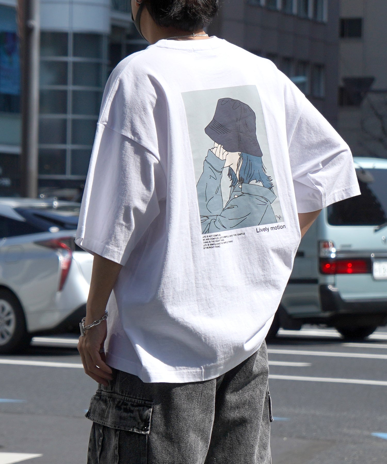 バケットガール イラストバックプリント / ワンポイント刺繍 ビッグシルエット半袖Tシャツ