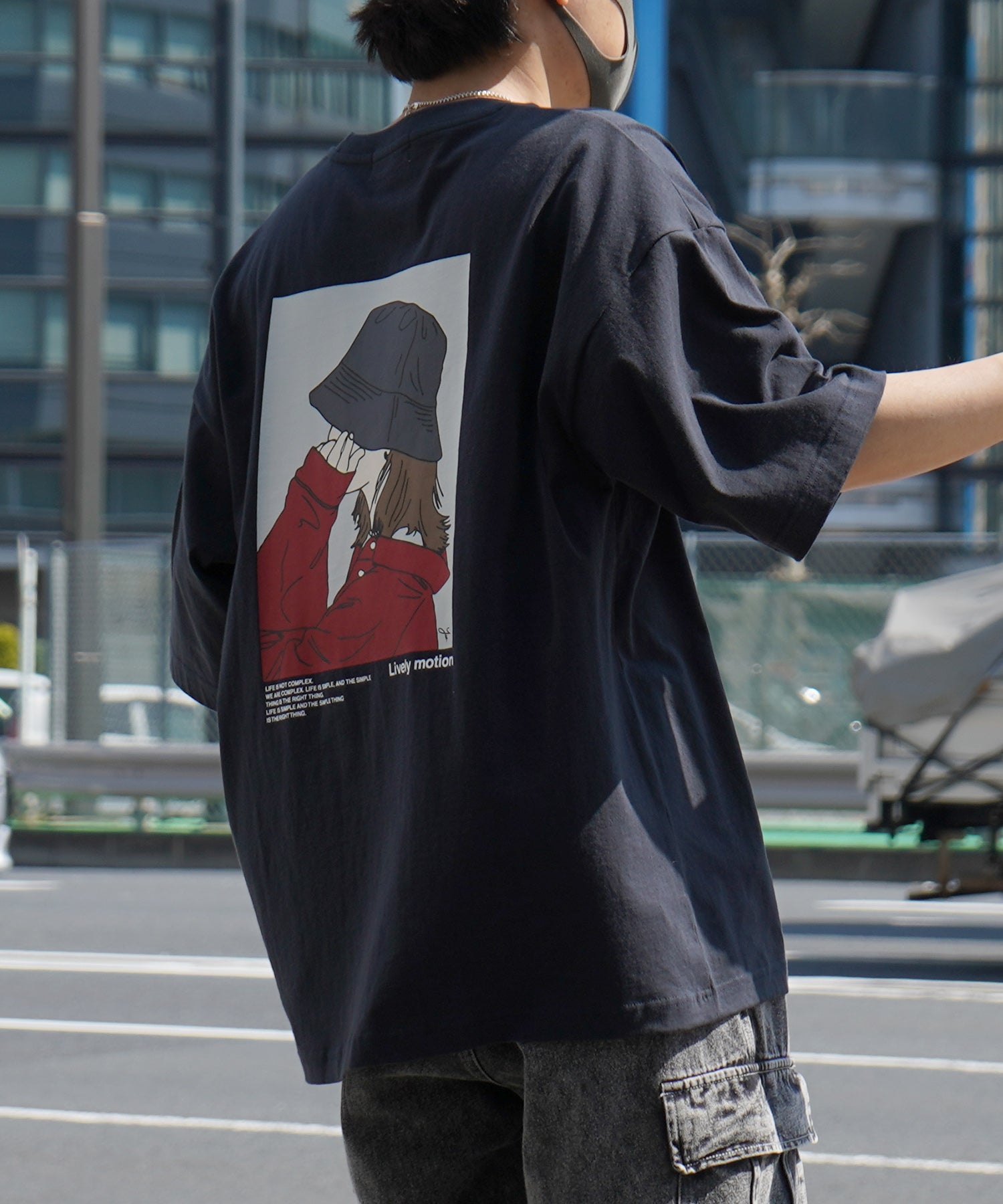 バケットガール イラストバックプリント / ワンポイント刺繍 ビッグシルエット半袖Tシャツ