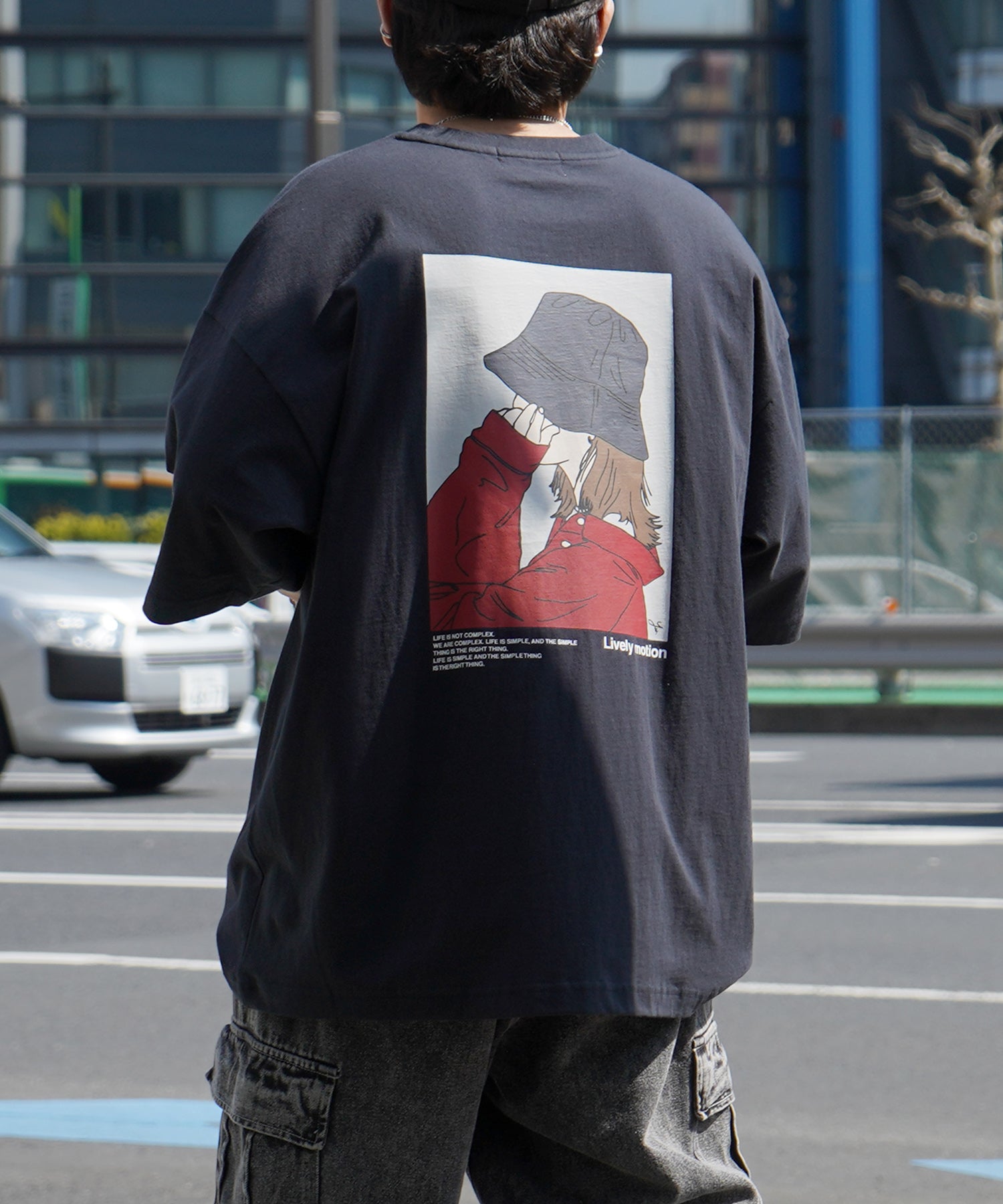 バケットガール イラストバックプリント / ワンポイント刺繍 ビッグシルエット半袖Tシャツ