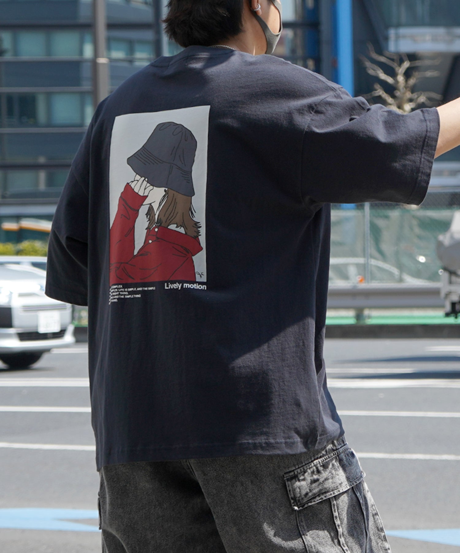 バケットガール イラストバックプリント / ワンポイント刺繍 ビッグシルエット半袖Tシャツ