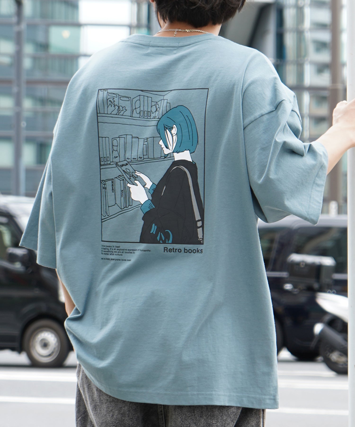 ブックガール イラストバックプリント / ワンポイント刺繍 ビッグシルエット半袖Tシャツ
