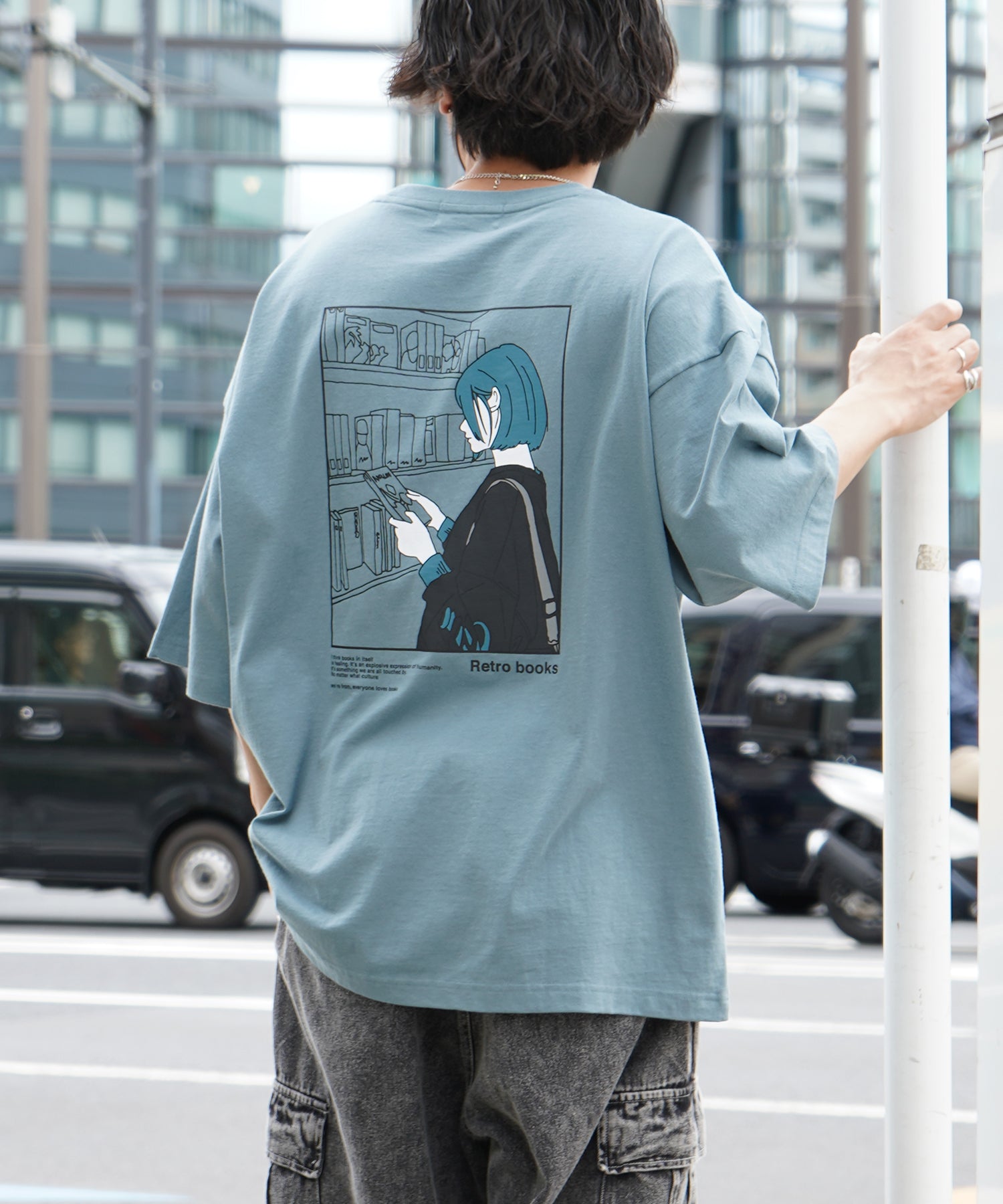 ブックガール イラストバックプリント / ワンポイント刺繍 ビッグシルエット半袖Tシャツ