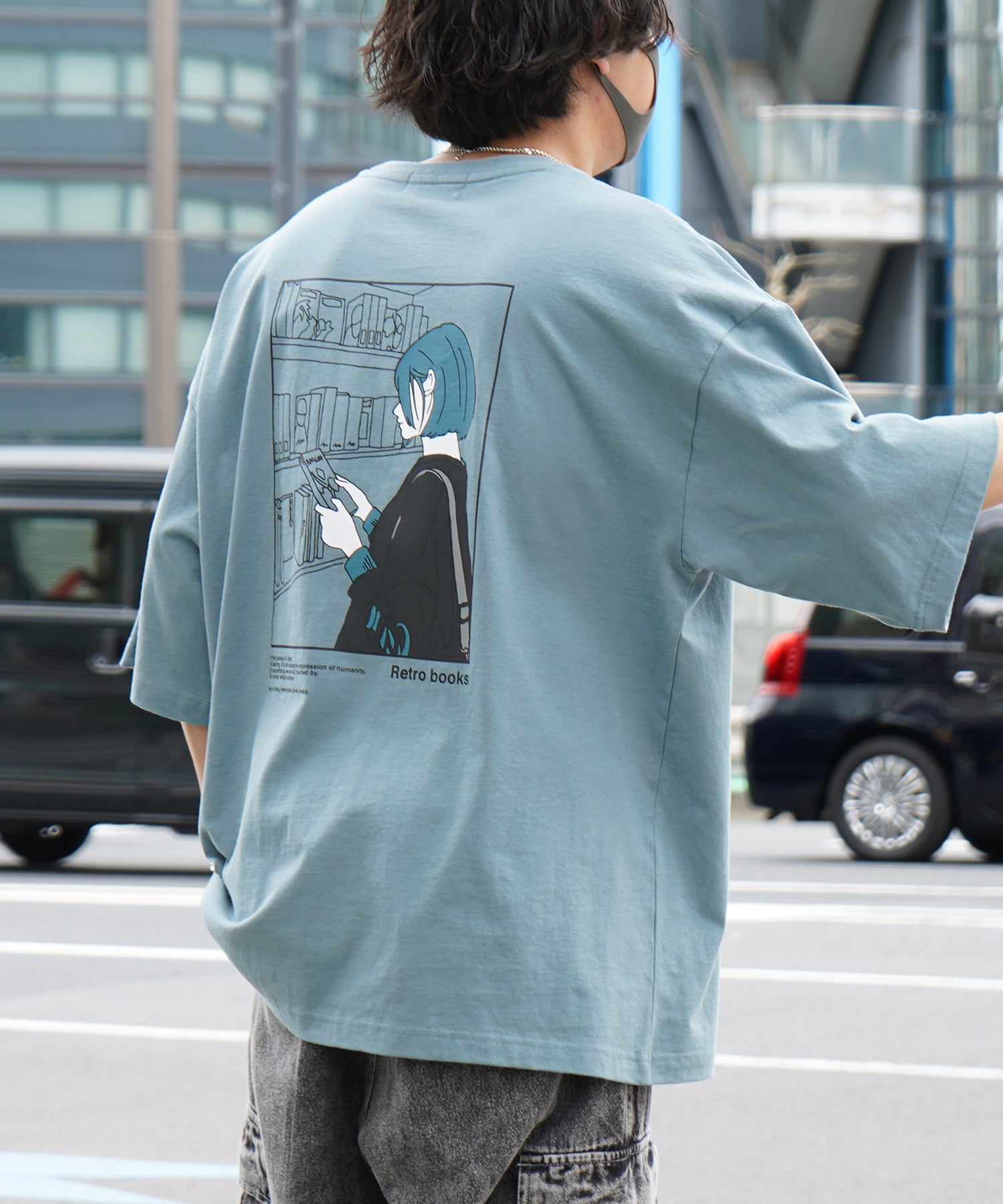 ブックガール イラストバックプリント / ワンポイント刺繍 ビッグシルエット半袖Tシャツ