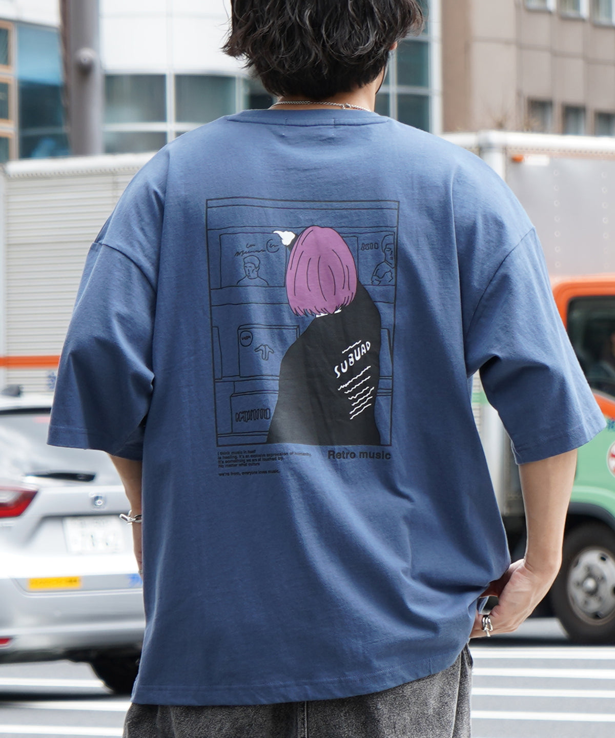 レコードガール イラストバックプリント / ワンポイント刺繍 ビッグシルエット半袖Tシャツ