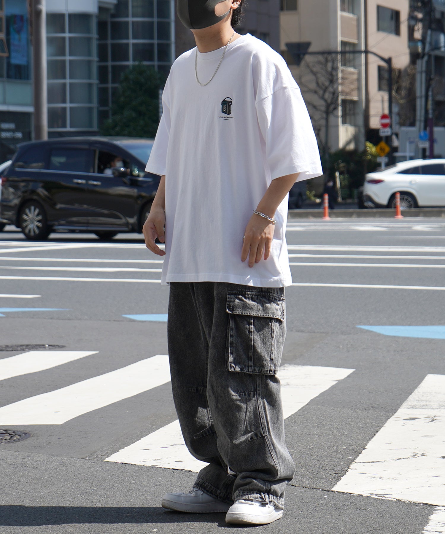 ヘッドホンガールB イラストバックプリント / ワンポイント刺繍 ビッグシルエット半袖Tシャツ