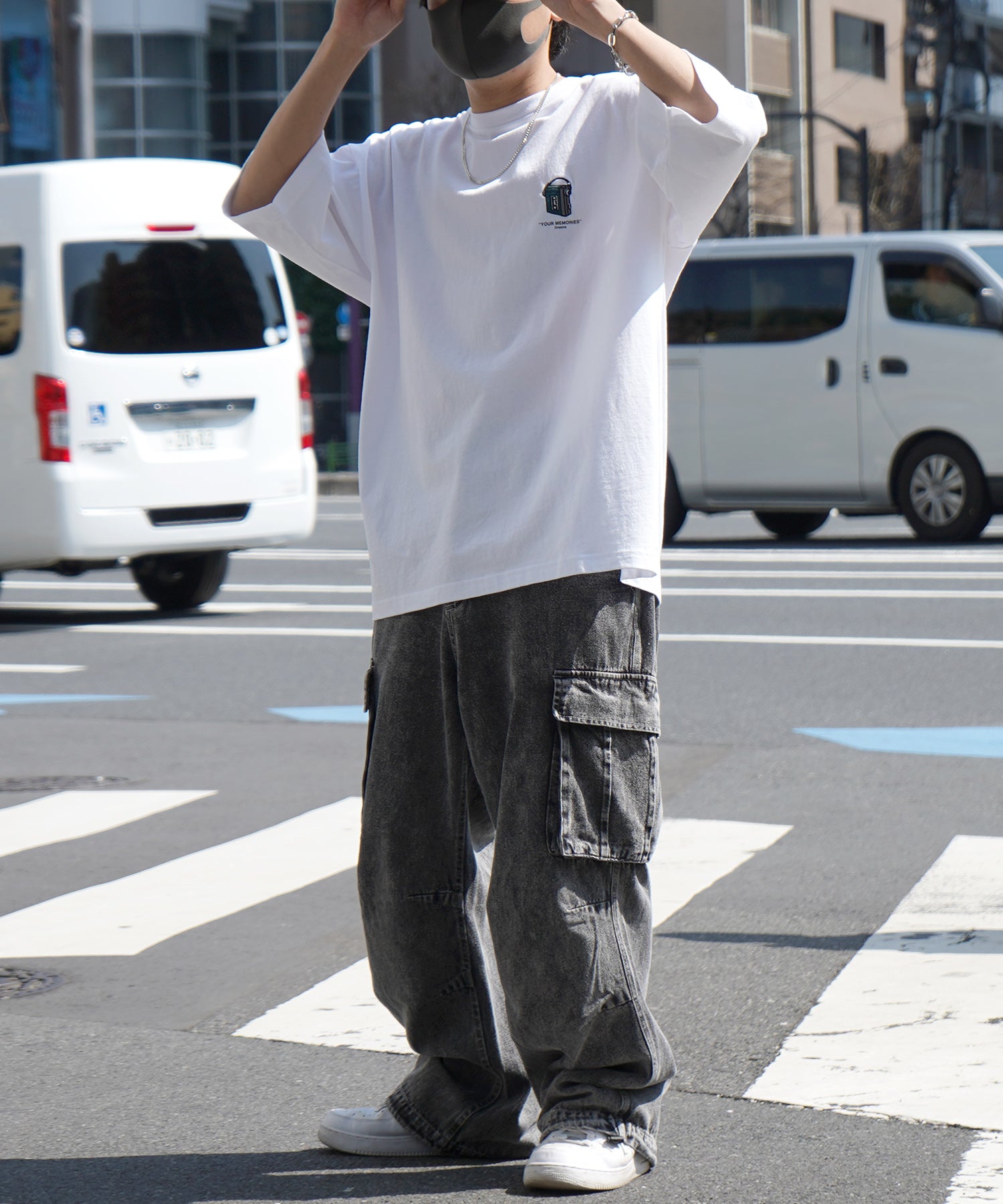 ヘッドホンガールB イラストバックプリント / ワンポイント刺繍 ビッグシルエット半袖Tシャツ