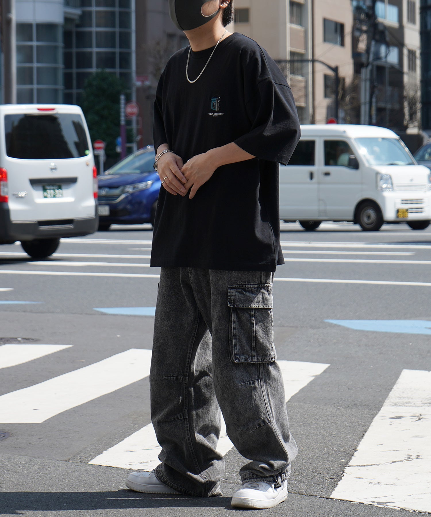 ヘッドホンガールB イラストバックプリント / ワンポイント刺繍 ビッグシルエット半袖Tシャツ