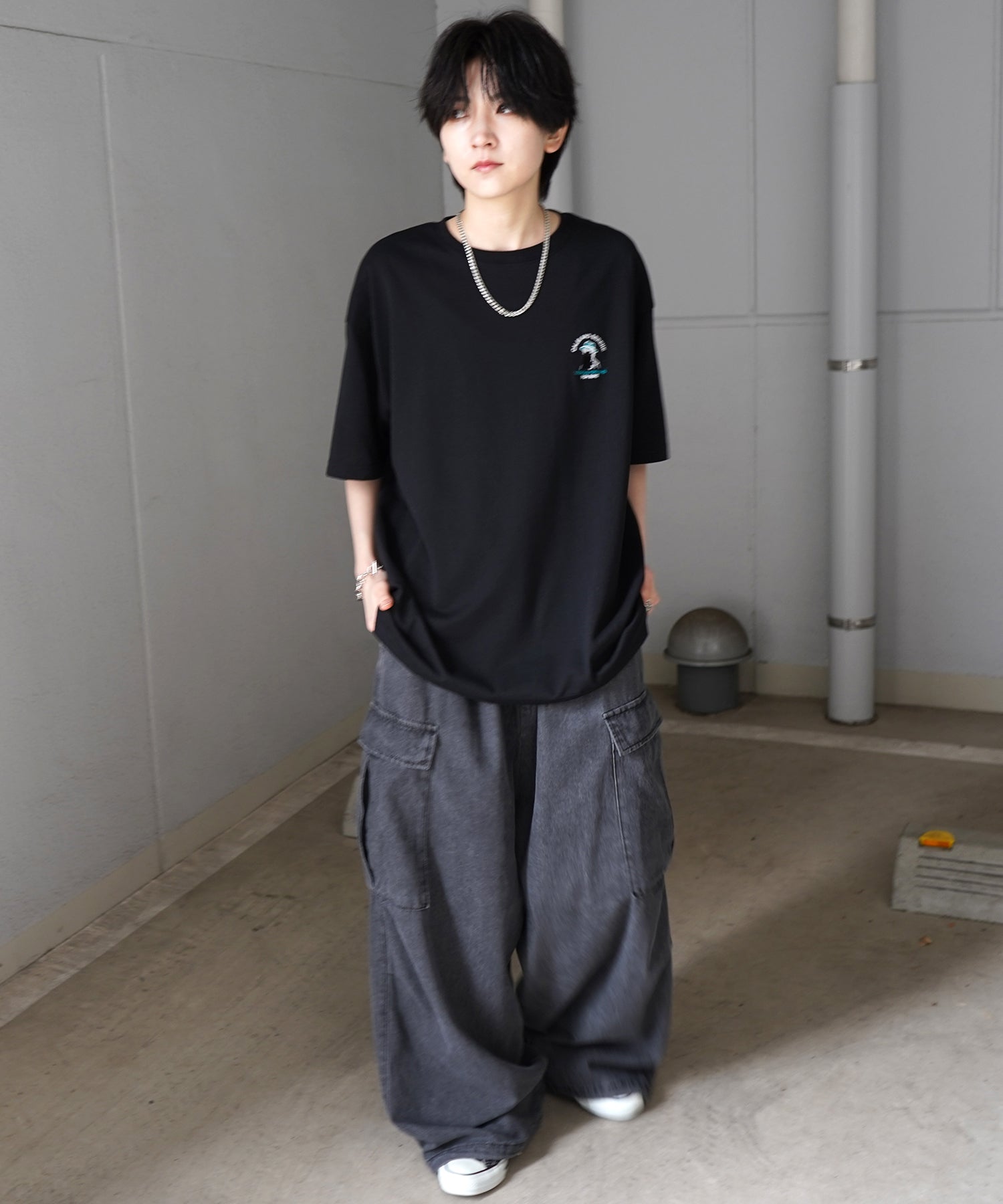 ヒゲオジサンA ワンポイント刺繍ロゴ ビッグシルエット半袖Tシャツ