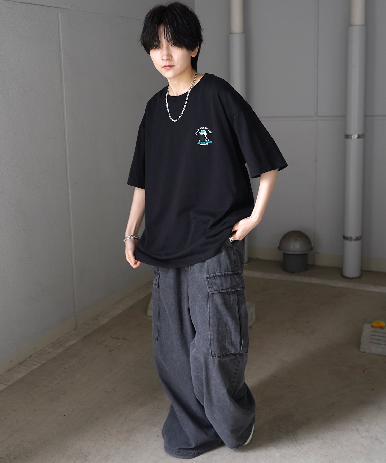 ヒゲオジサンA ワンポイント刺繍ロゴ ビッグシルエット半袖Tシャツ