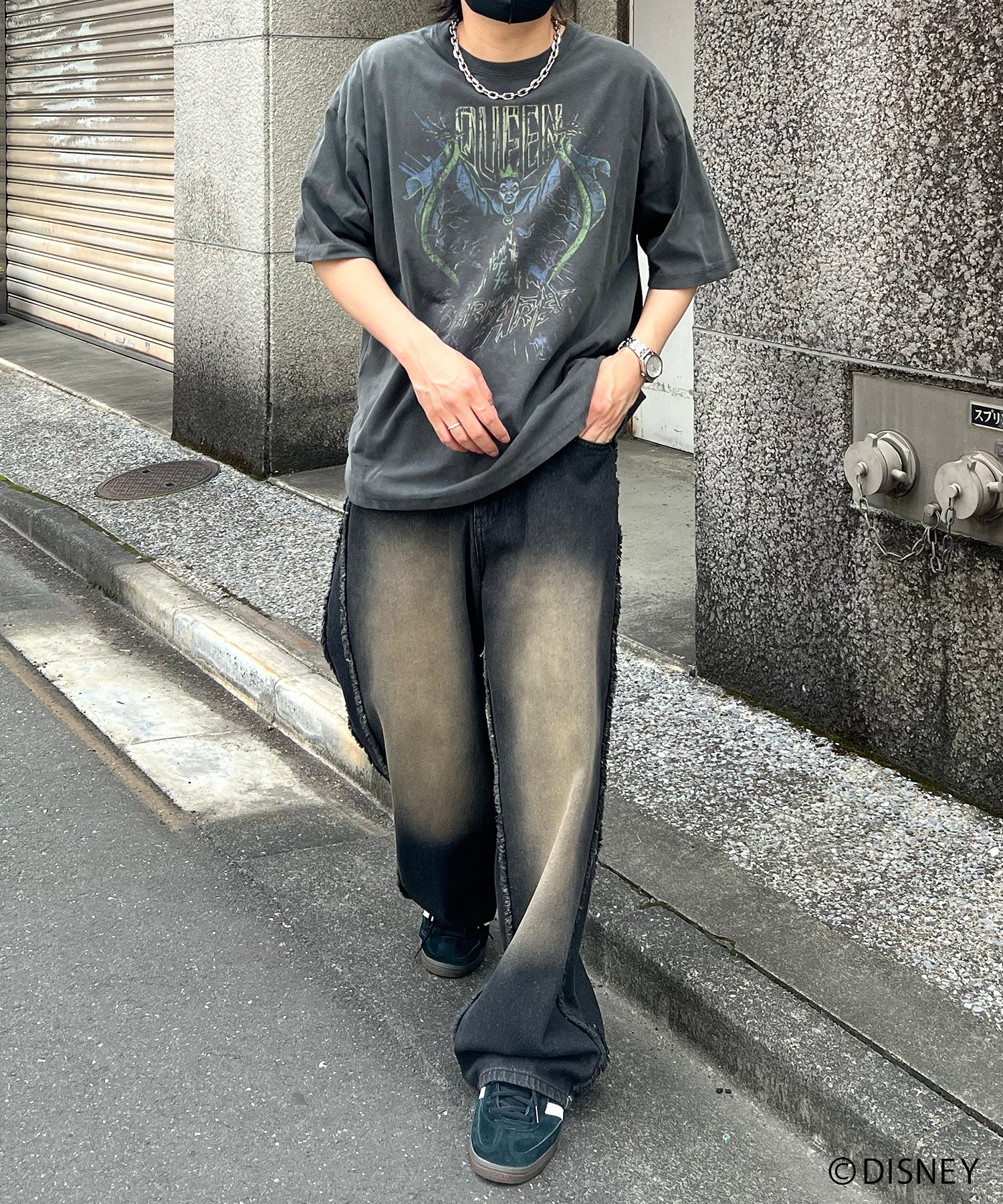 【Disney Villains / ディズニーヴィランズ】EVIL QUEEN / 女王 ヴィンテージライク ピグメント加工 ビッグシルエット 半袖プリントTシャツ