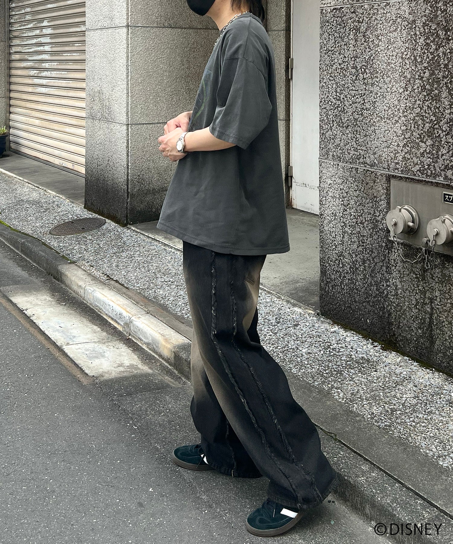 【Disney Villains / ディズニーヴィランズ】EVIL QUEEN / 女王 ヴィンテージライク ピグメント加工 ビッグシルエット 半袖プリントTシャツ