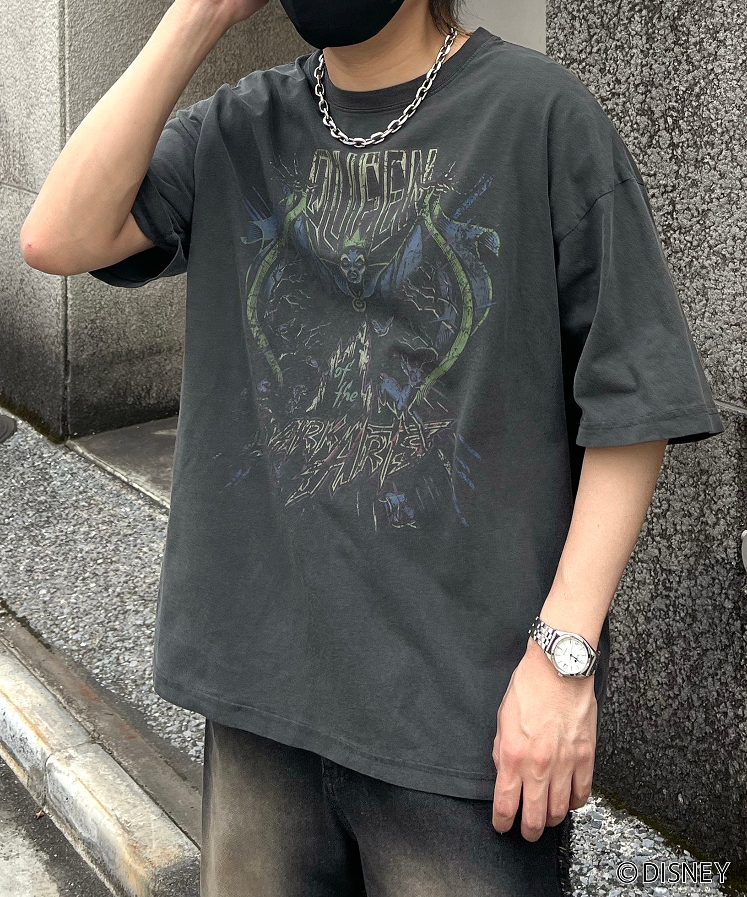【Disney Villains / ディズニーヴィランズ】EVIL QUEEN / 女王 ヴィンテージライク ピグメント加工 ビッグシルエット 半袖プリントTシャツ