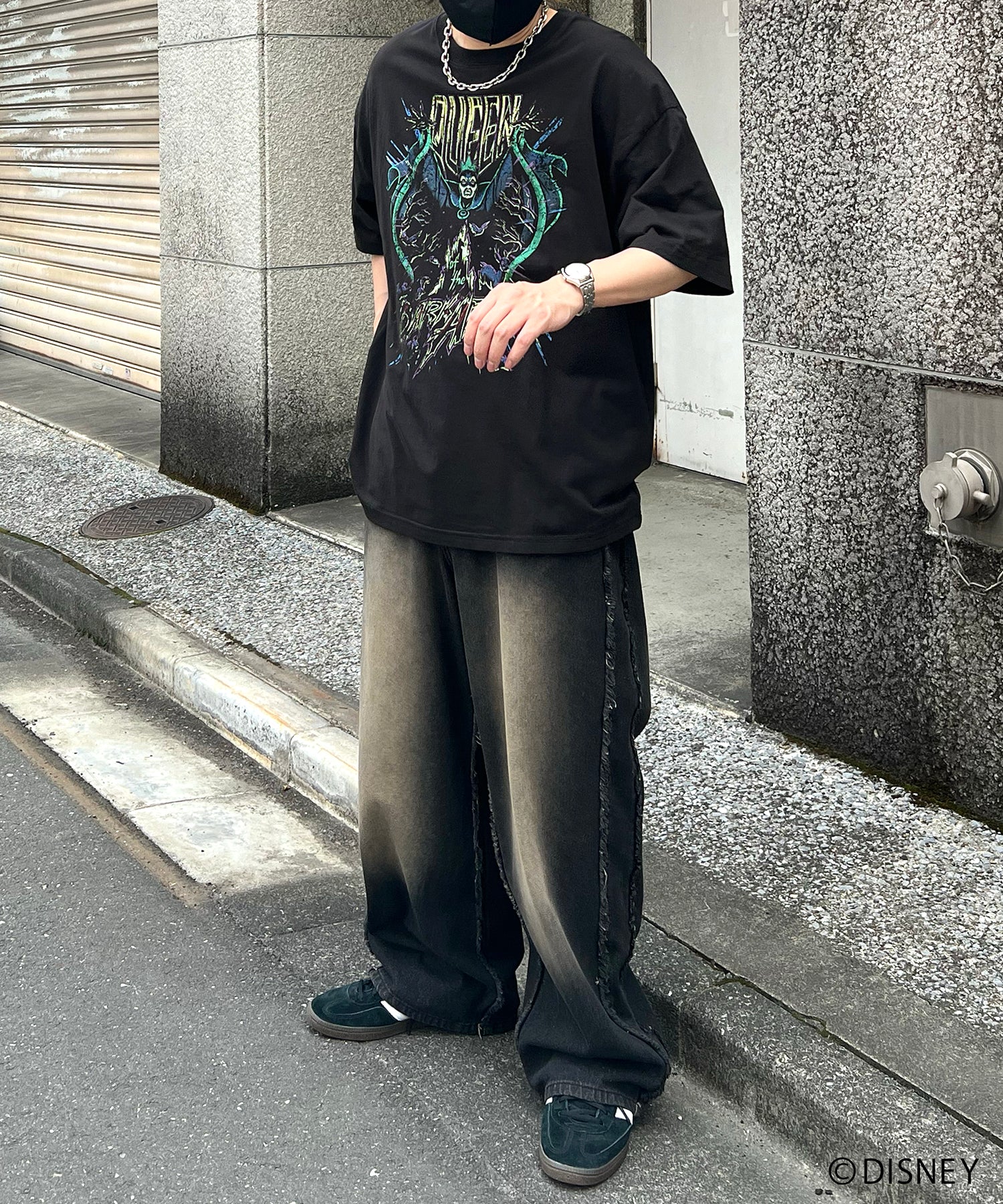 【Disney Villains / ディズニーヴィランズ】EVIL QUEEN / 女王 ヴィンテージライク ピグメント加工 ビッグシルエット 半袖プリントTシャツ