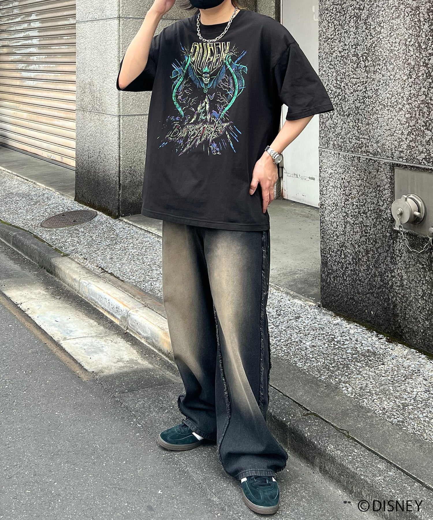 【Disney Villains / ディズニーヴィランズ】EVIL QUEEN / 女王 ヴィンテージライク ピグメント加工 ビッグシルエット 半袖プリントTシャツ