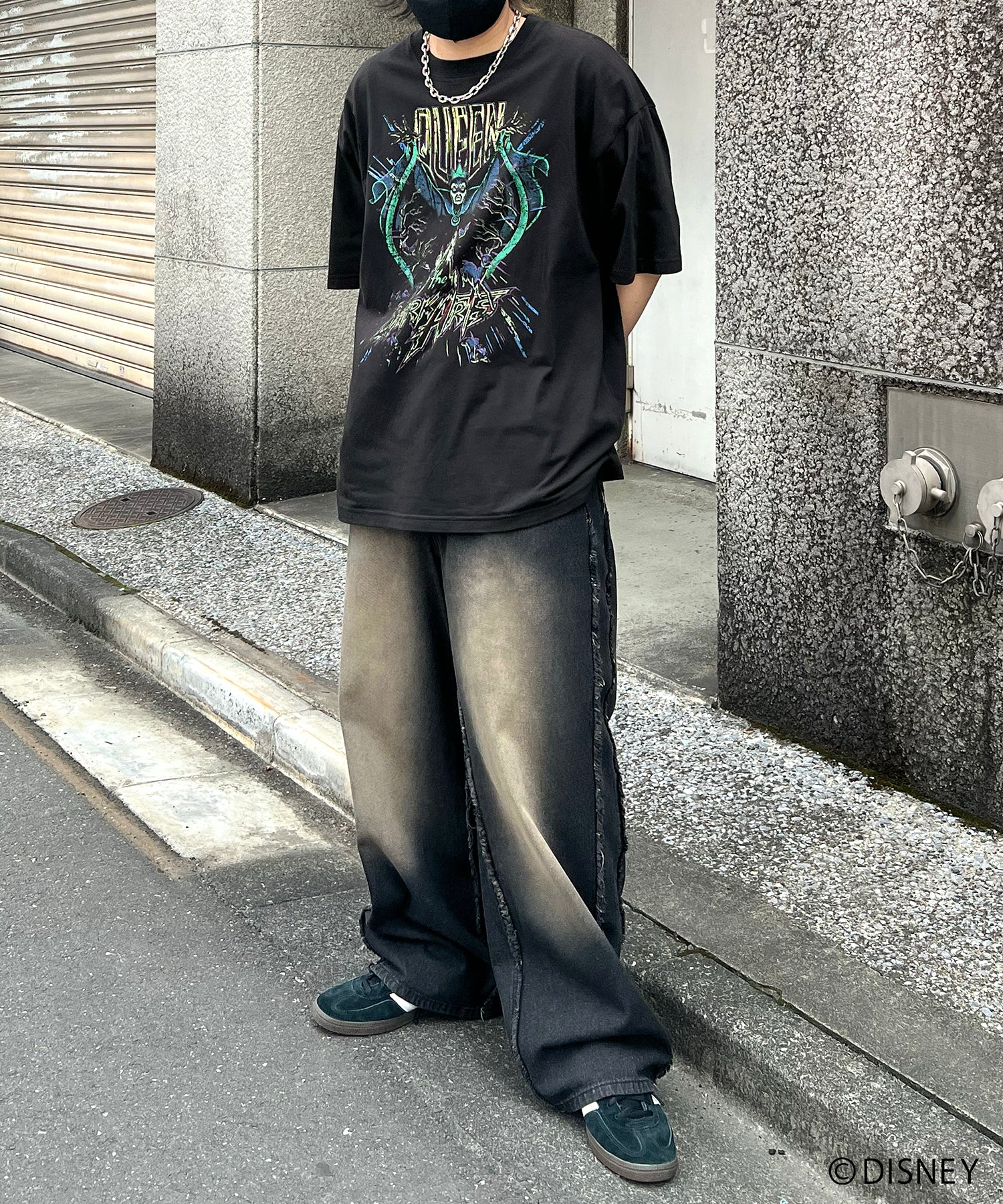 【Disney Villains / ディズニーヴィランズ】EVIL QUEEN / 女王 ヴィンテージライク ピグメント加工 ビッグシルエット 半袖プリントTシャツ