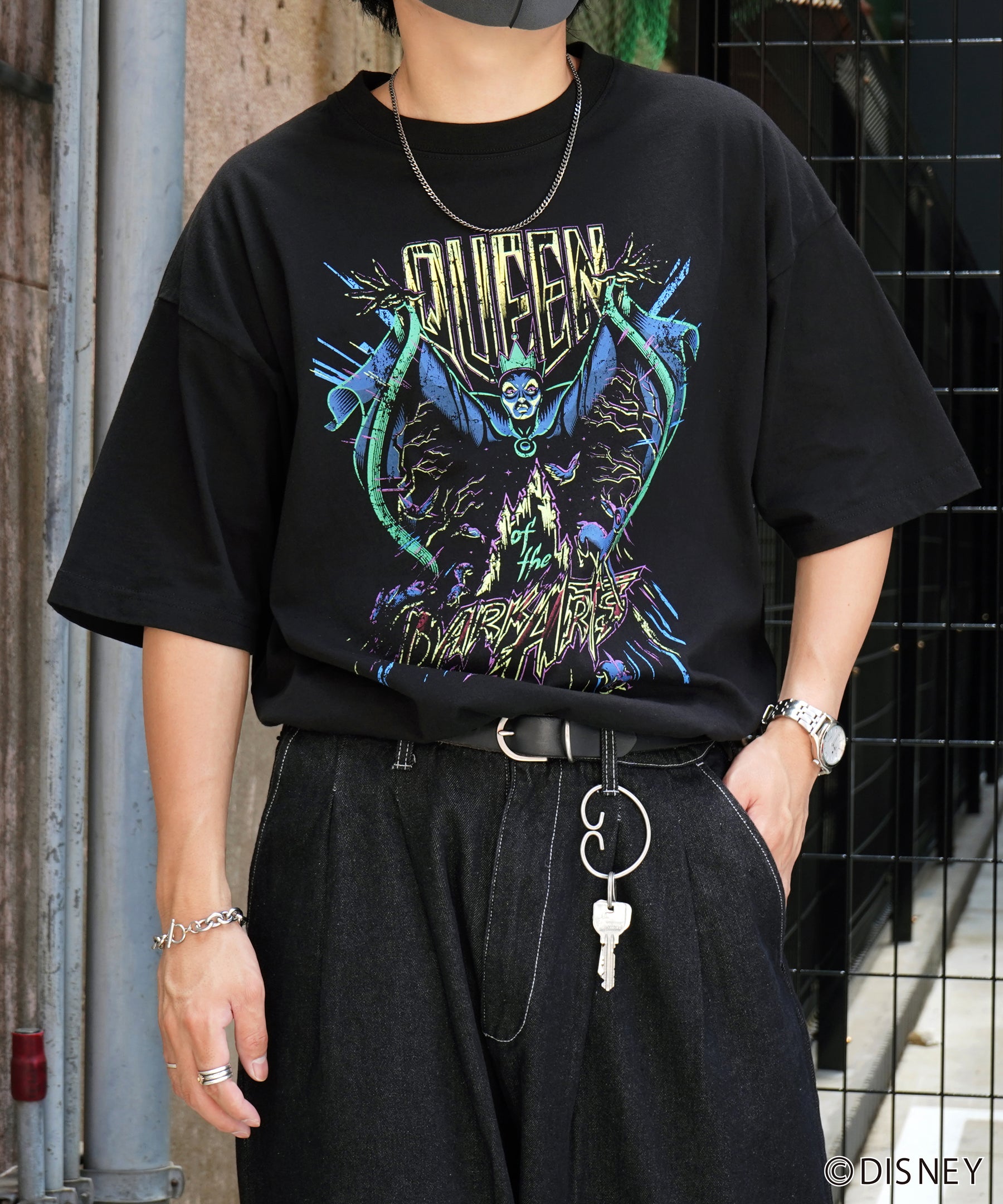 【Disney Villains / ディズニーヴィランズ】EVIL QUEEN / 女王 ヴィンテージライク ピグメント加工 ビッグシルエット 半袖プリントTシャツ