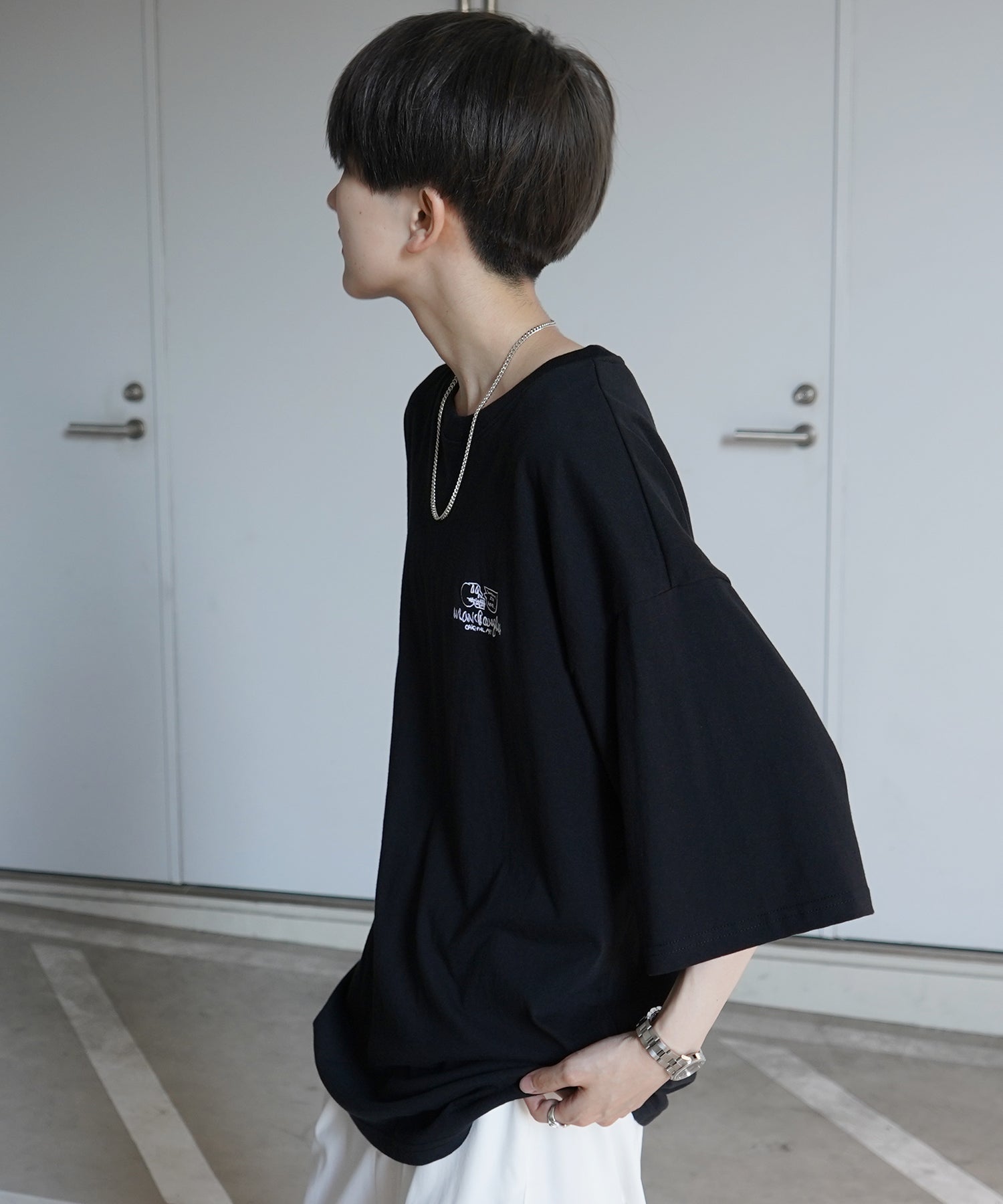【MARK GONZALES ARTWORK COLLECTION / マーク ゴンザレス】フロント / バックプリント ワンポイント刺繍 モチーフ ビッグシルエットTシャツ