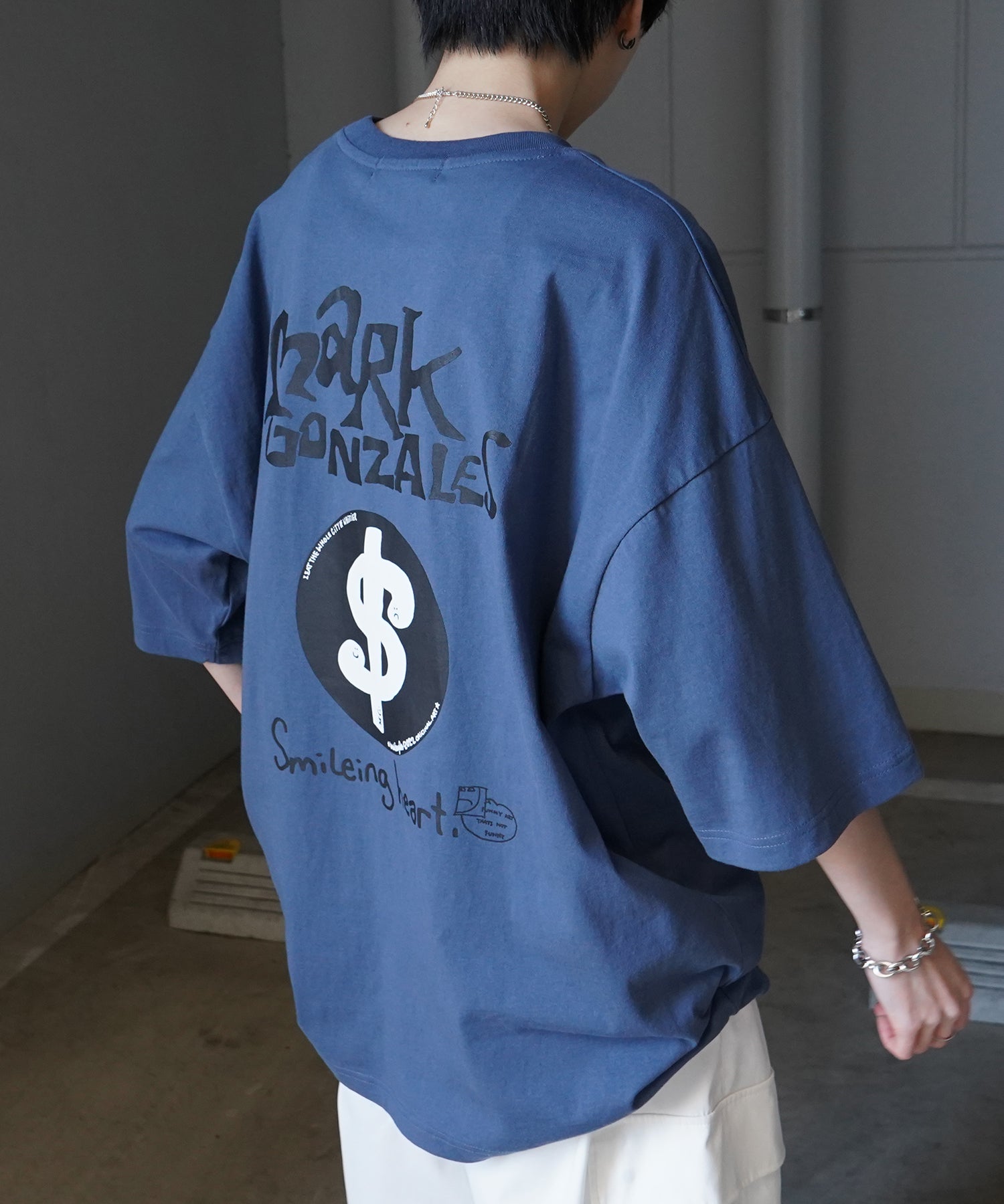 【MARK GONZALES ARTWORK COLLECTION / マーク ゴンザレス】フロント / バックプリント ワンポイント刺繍 モチーフ ビッグシルエットTシャツ