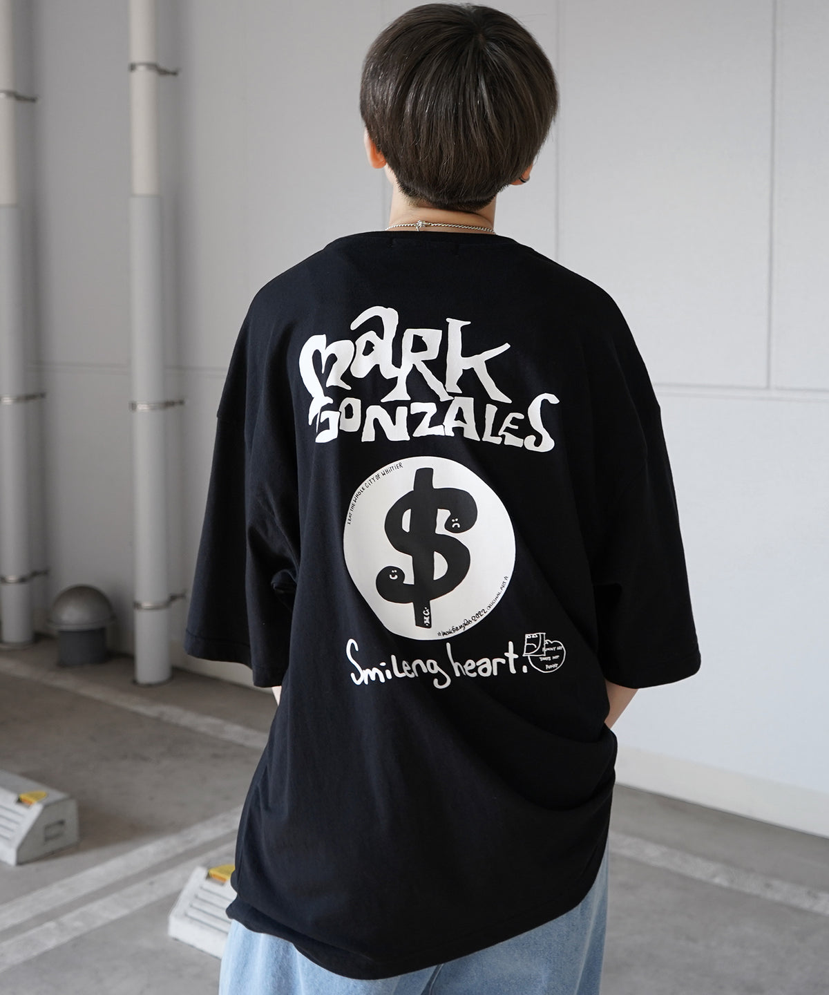 【MARK GONZALES ARTWORK COLLECTION / マーク ゴンザレス】フロント / バックプリント ワンポイント刺繍 モチーフ ビッグシルエットTシャツ