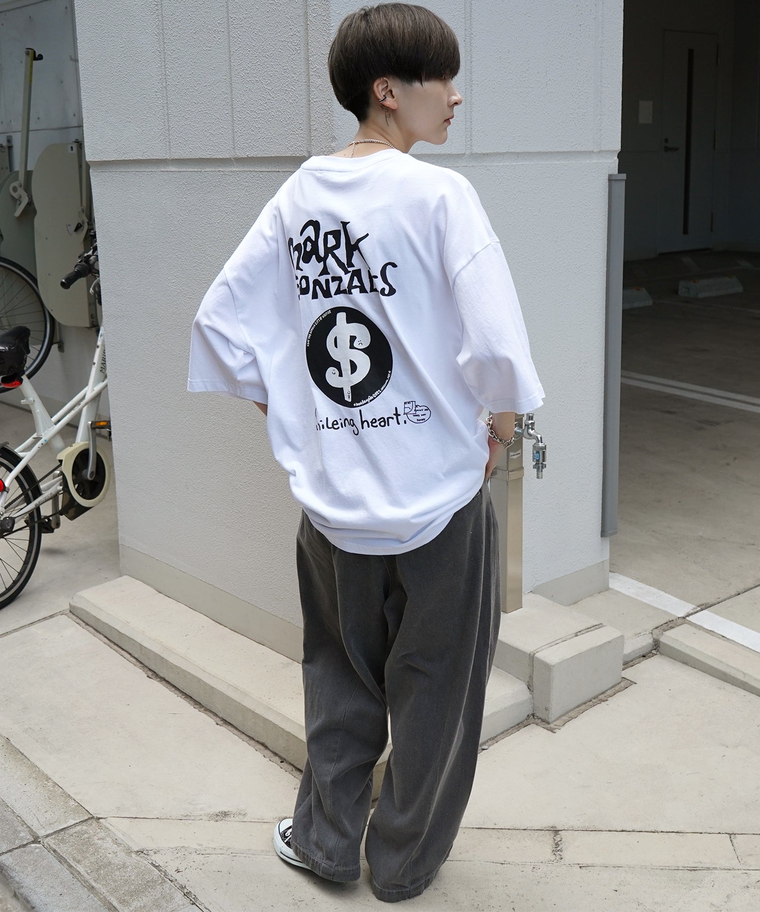 【MARK GONZALES ARTWORK COLLECTION / マーク ゴンザレス】フロント / バックプリント ワンポイント刺繍 モチーフ ビッグシルエットTシャツ