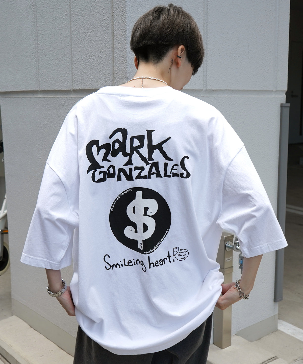 【MARK GONZALES ARTWORK COLLECTION / マーク ゴンザレス】フロント / バックプリント ワンポイント刺繍 モチーフ ビッグシルエットTシャツ