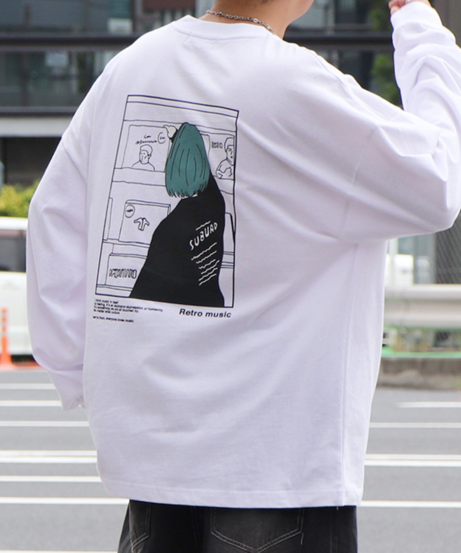テレフォンガールイラストバックプリント / ワンポイント刺繍 ビッグシルエットロンT カットソー