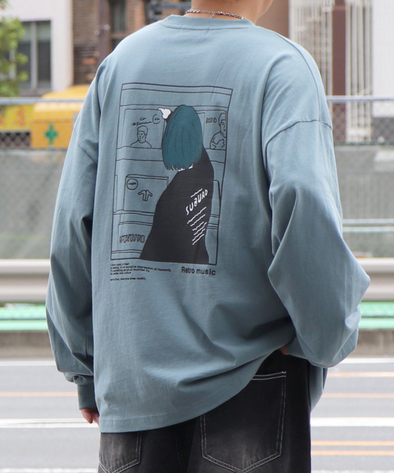 テレフォンガールイラストバックプリント / ワンポイント刺繍 ビッグシルエットロンT カットソー