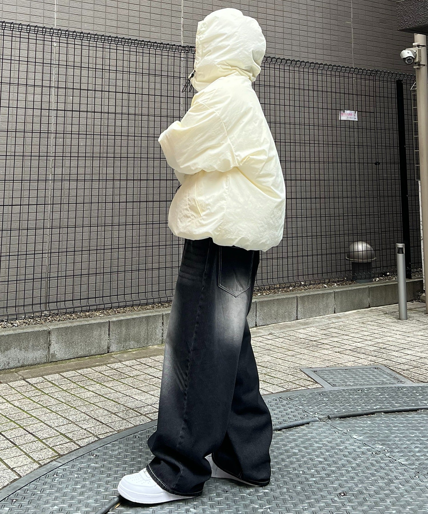 ビッグシルエット ラバーワンポイントロゴ ナイロン エコダウンジャケットフーディー