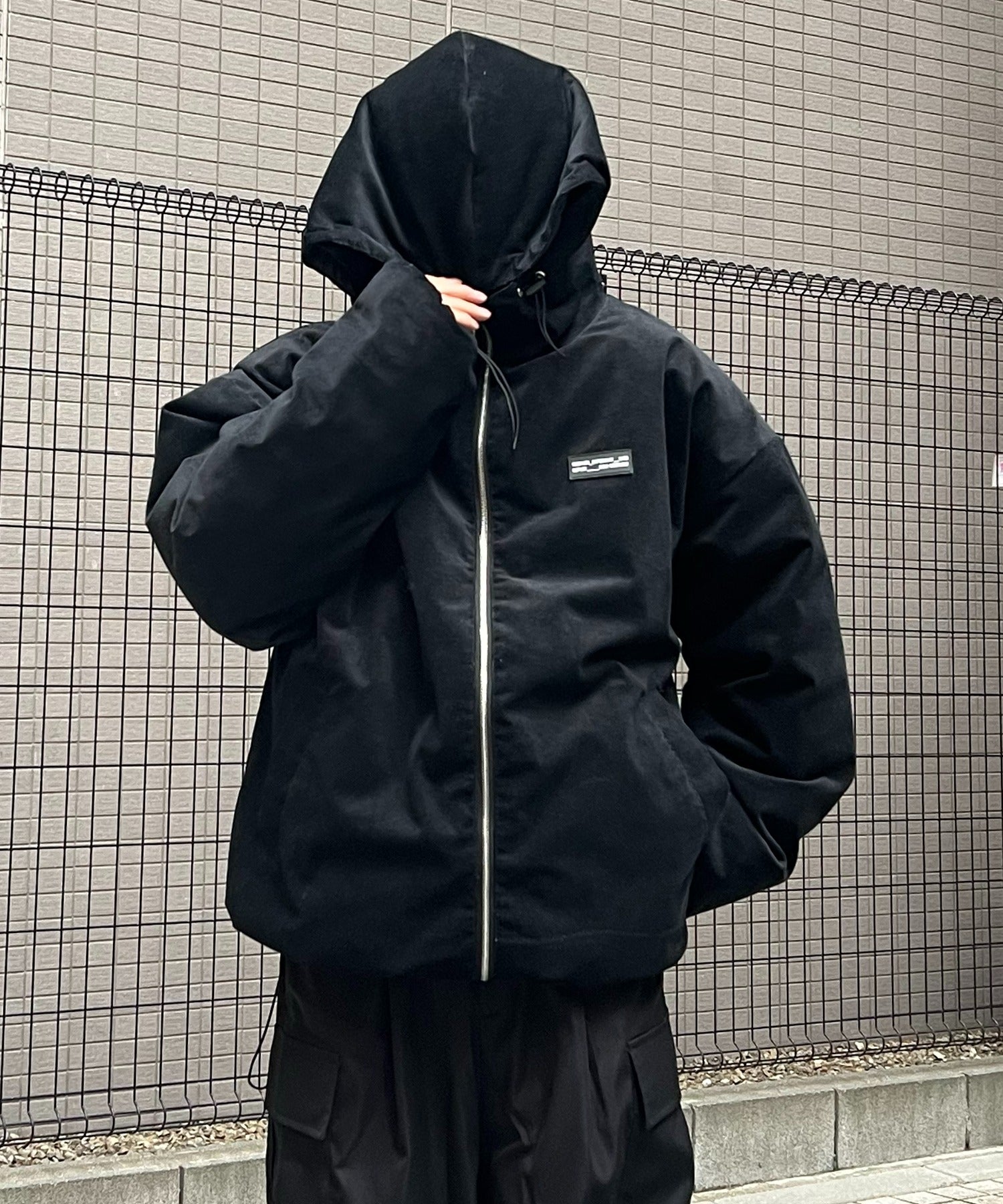 ビッグシルエット ラバーワンポイントロゴ コーデュロイ エコダウンジャケットフーディー