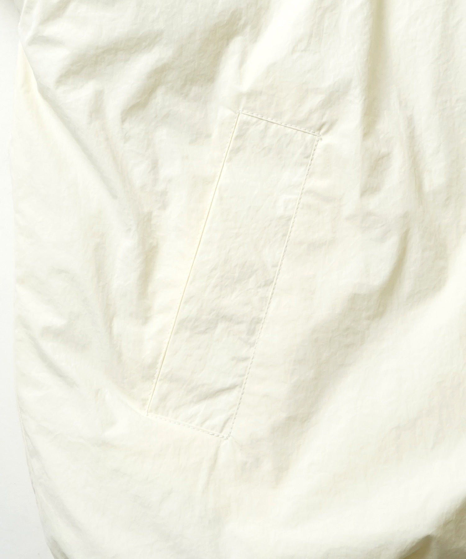 ビッグシルエット ラバーワンポイントロゴ ナイロン エコダウンジャケットフーディー