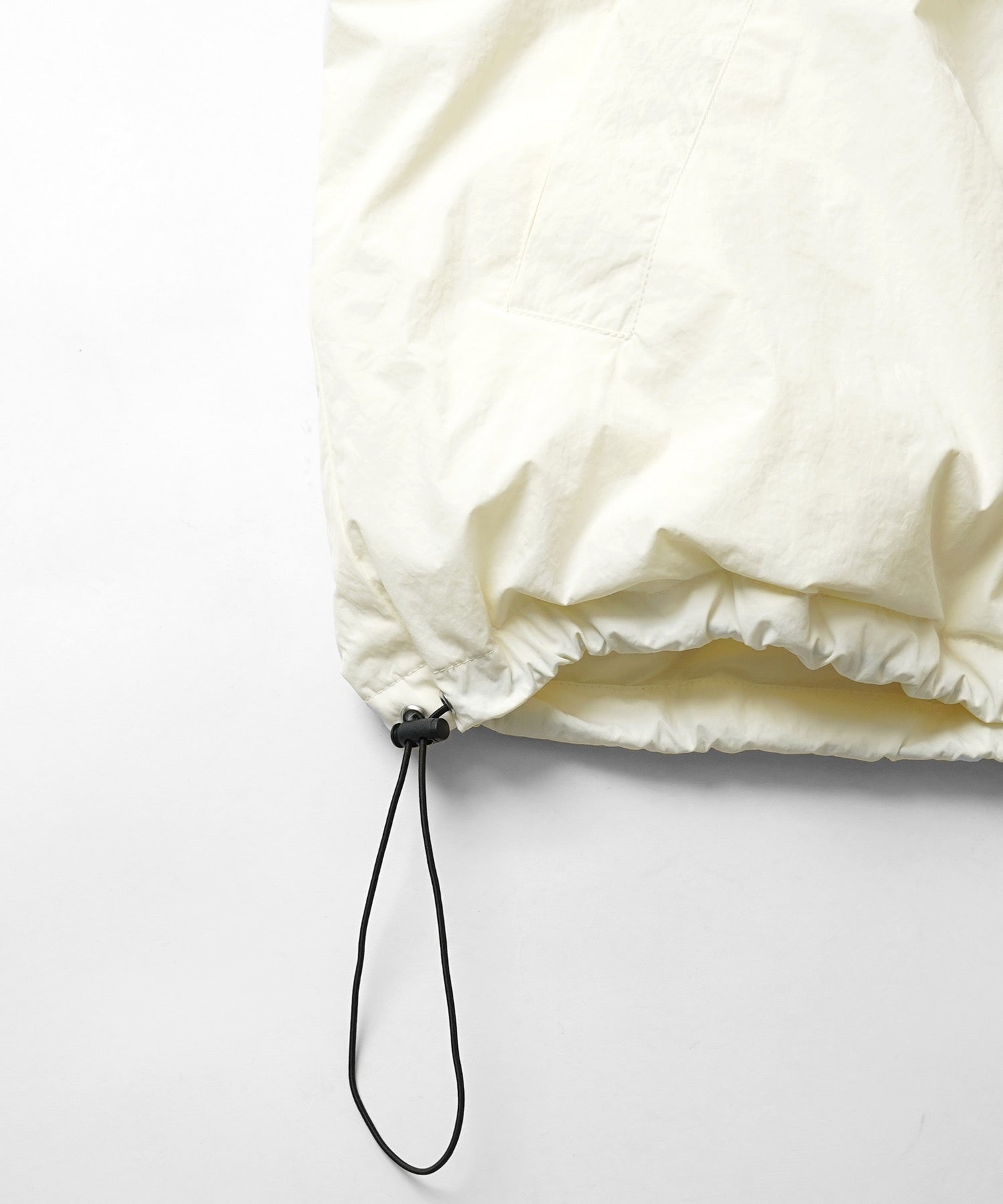 ビッグシルエット ラバーワンポイントロゴ ナイロン エコダウンジャケットフーディー