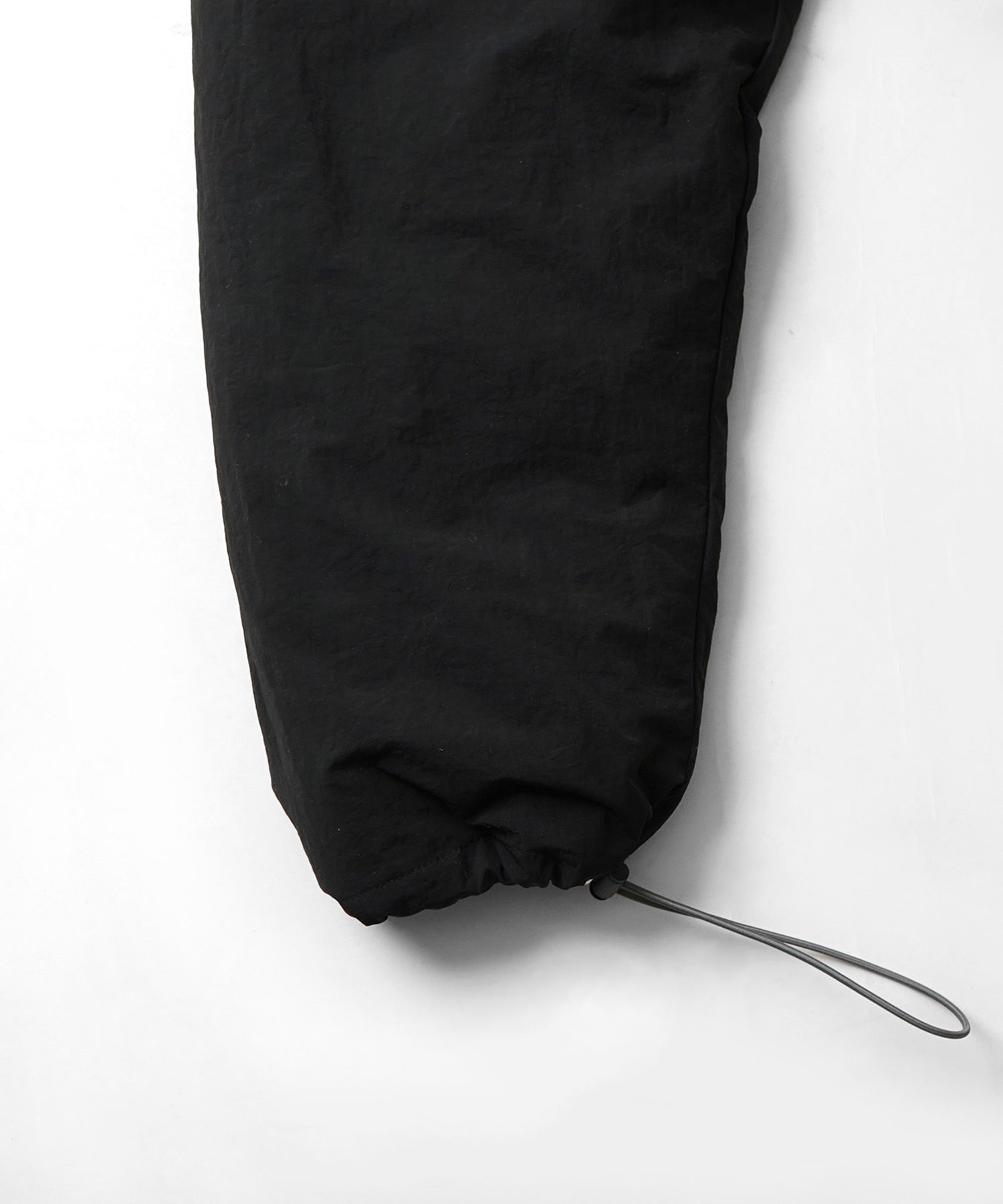 ビッグシルエット ラバーワンポイントロゴ ナイロン エコダウンジャケットフーディー