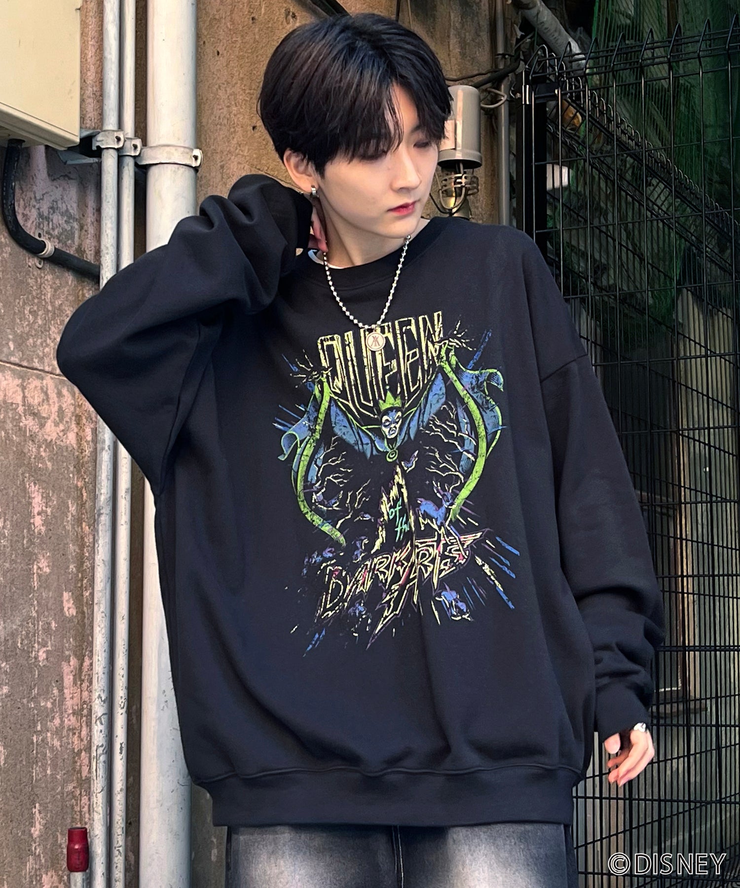 24SS【Disney / ディズニー】VILLAINS / ヴィランズ EVIL QUEEN / 女王 ビッグシルエット ヴィンテージライク ピグメント加工 レトロプリントスウェットプルオーバー