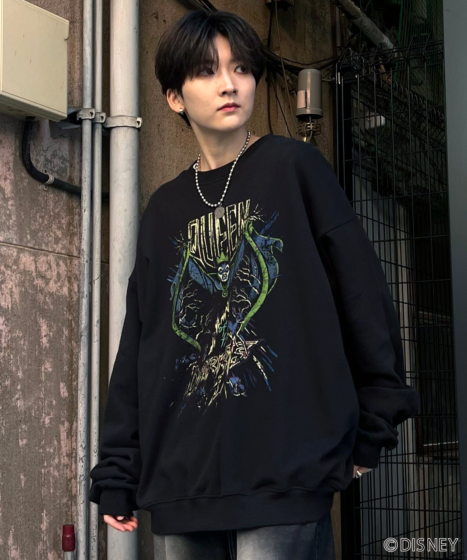 24SS【Disney / ディズニー】VILLAINS / ヴィランズ EVIL QUEEN / 女王 ビッグシルエット ヴィンテージライク ピグメント加工 レトロプリントスウェットプルオーバー