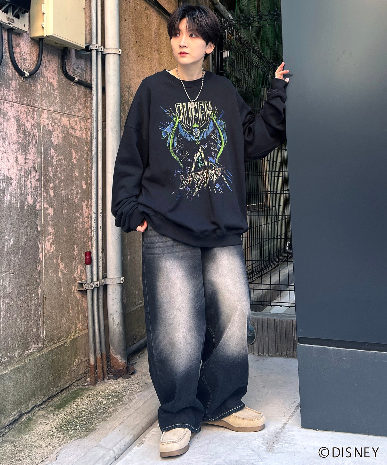 24SS【Disney / ディズニー】VILLAINS / ヴィランズ EVIL QUEEN / 女王 ビッグシルエット ヴィンテージライク ピグメント加工 レトロプリントスウェットプルオーバー