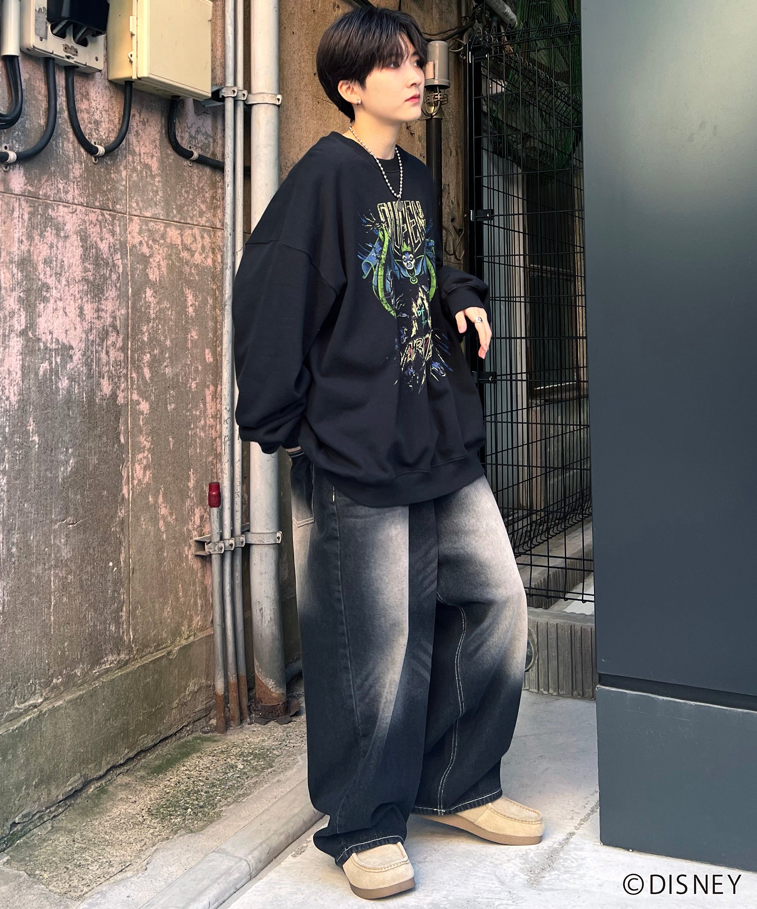 24SS【Disney / ディズニー】VILLAINS / ヴィランズ EVIL QUEEN / 女王 ビッグシルエット ヴィンテージライク ピグメント加工 レトロプリントスウェットプルオーバー