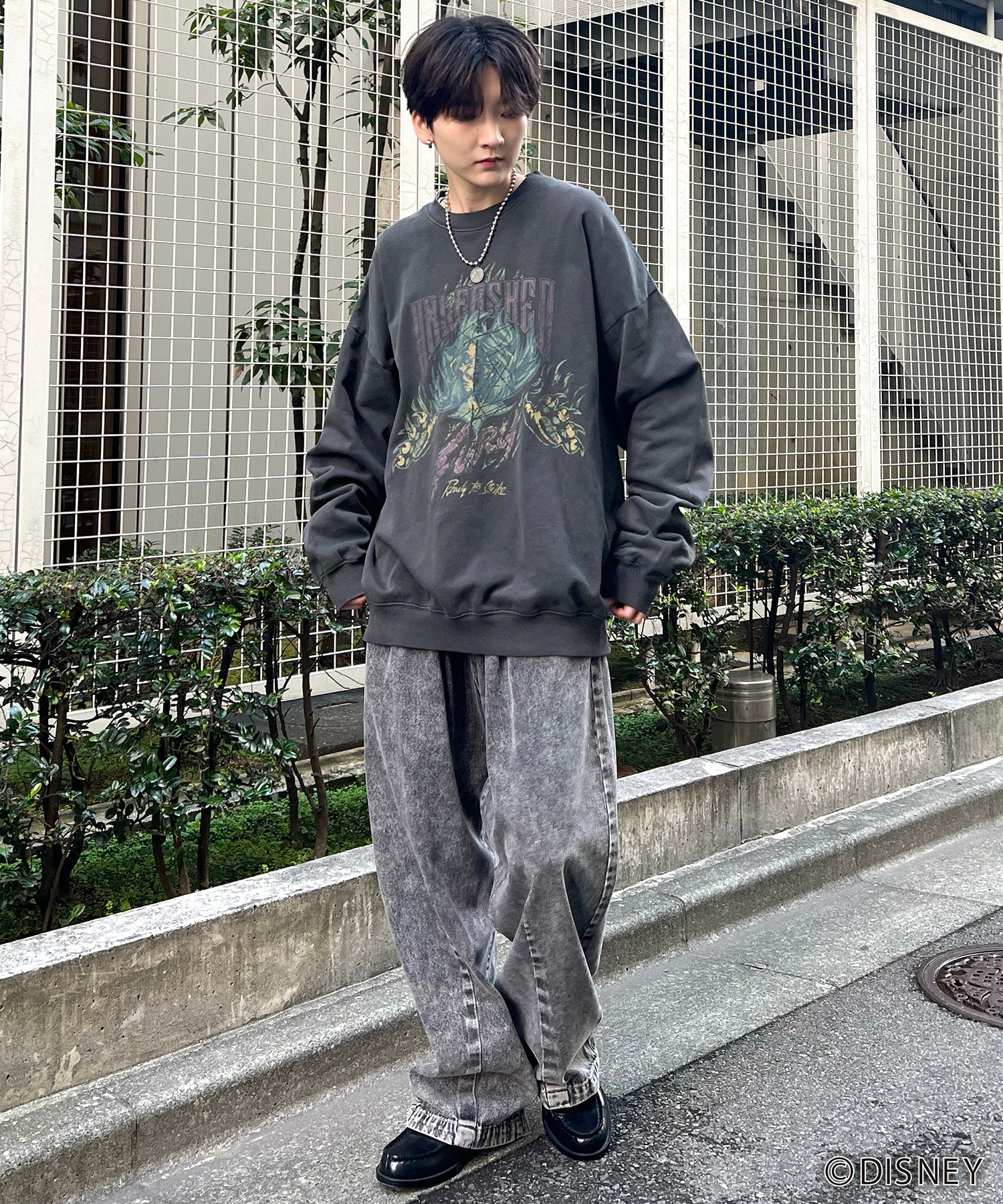 24SS【Disney / ディズニー】VILLAINS / ヴィランズ SCAR / スカ― ビッグシルエット ヴィンテージライク ピグメント加工 レトロプリントスウェットプルオーバー