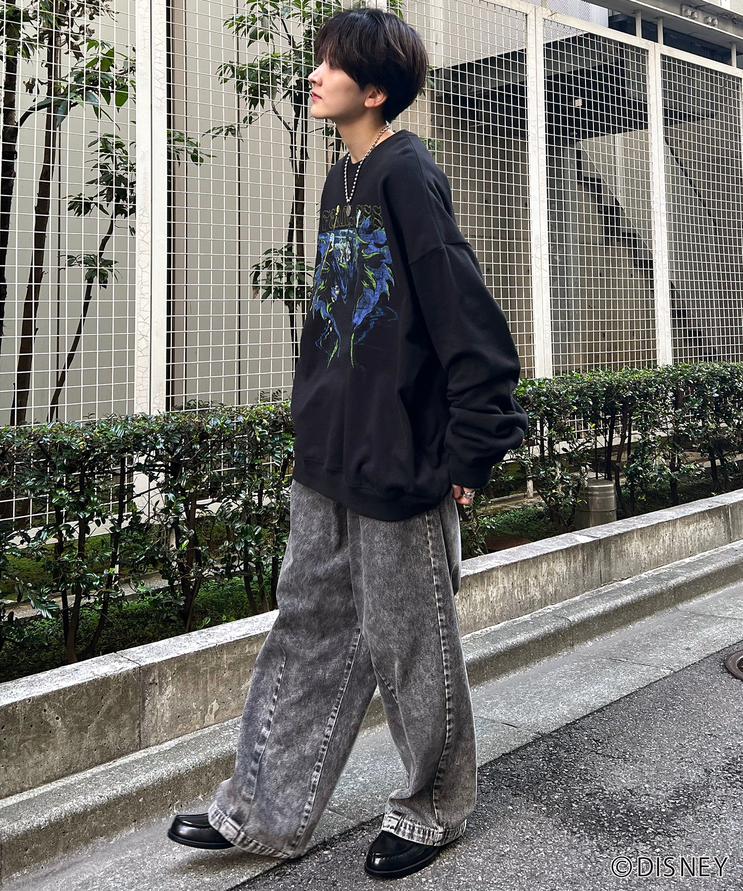【Disney Villains / ディズニーヴィランズ】MALEFICENT / マレフィセント ビッグシルエット ヴィンテージライク ピグメント加工 レトロプリントスウェットプルオーバー